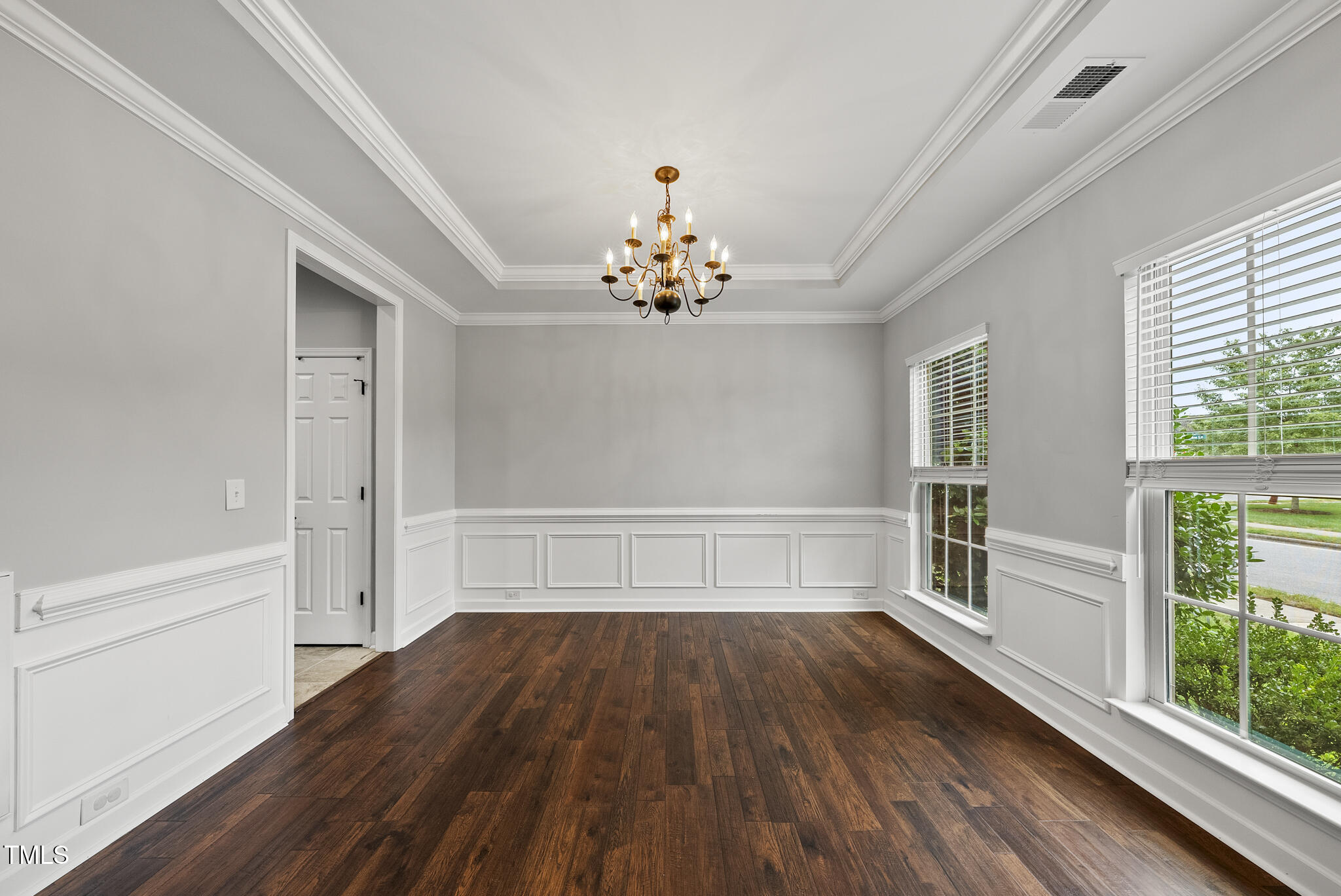 1004 Crinoline Lane