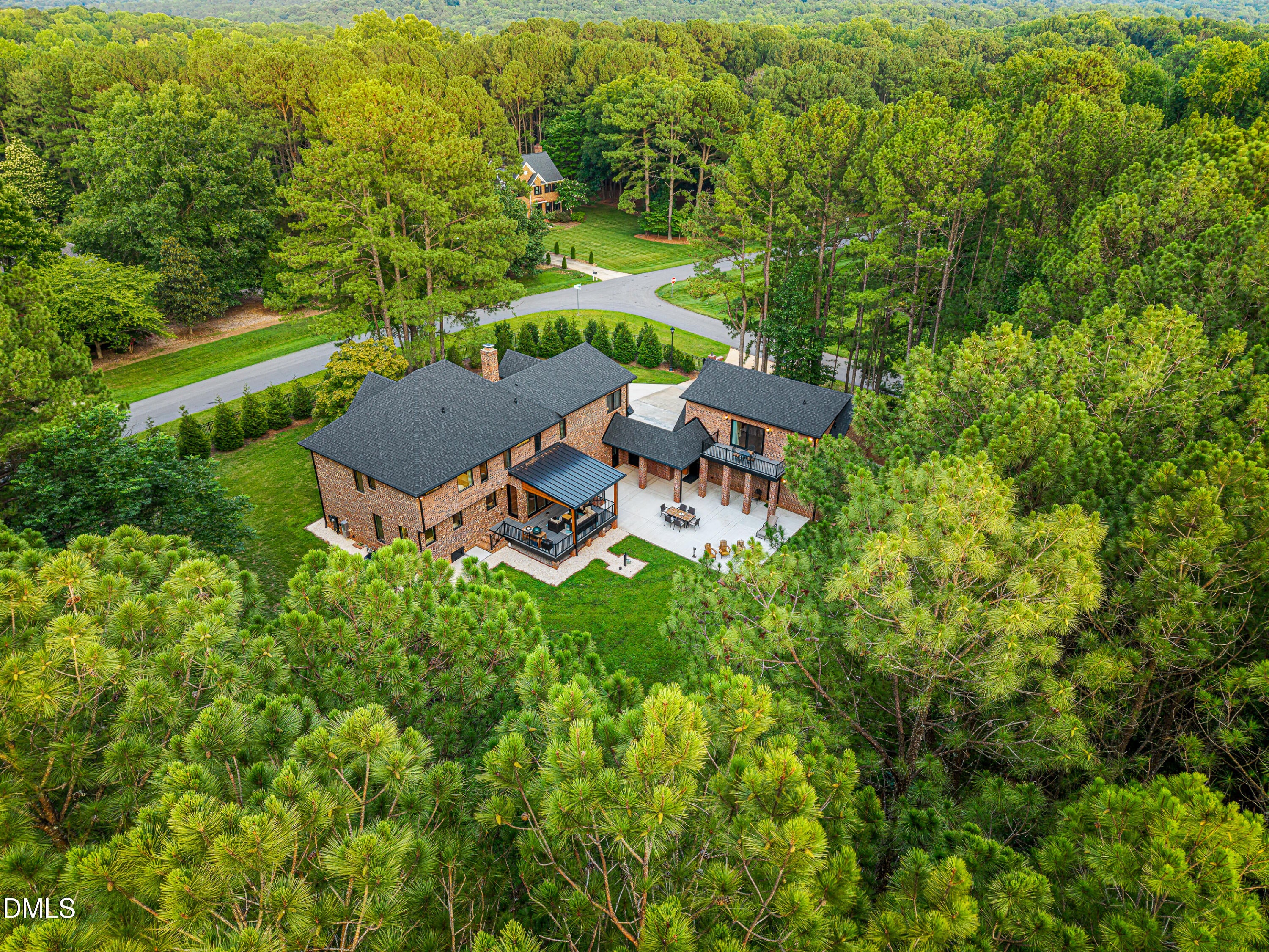 700 Lochgarton Lane
