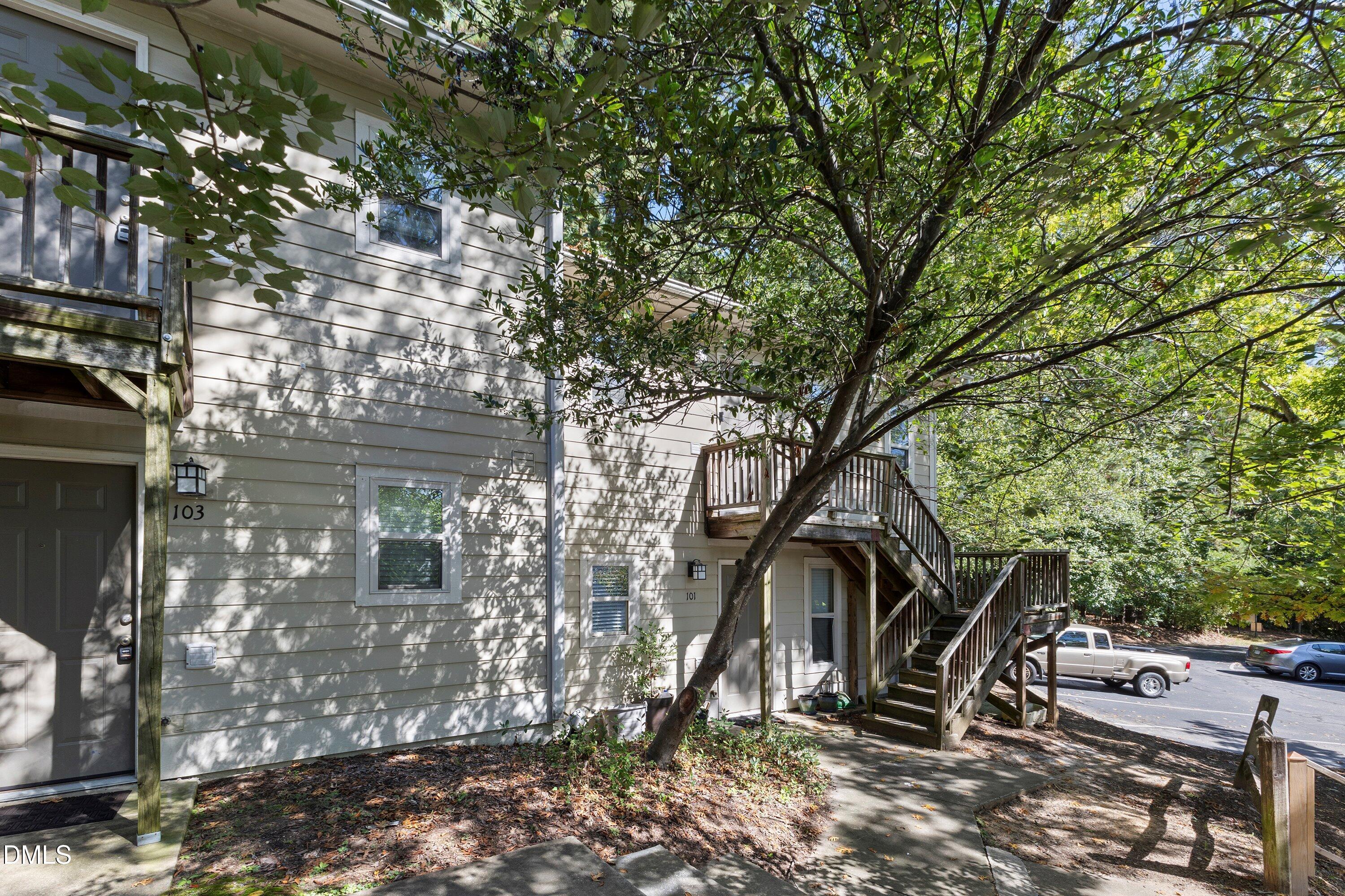 1513 E Franklin St Street