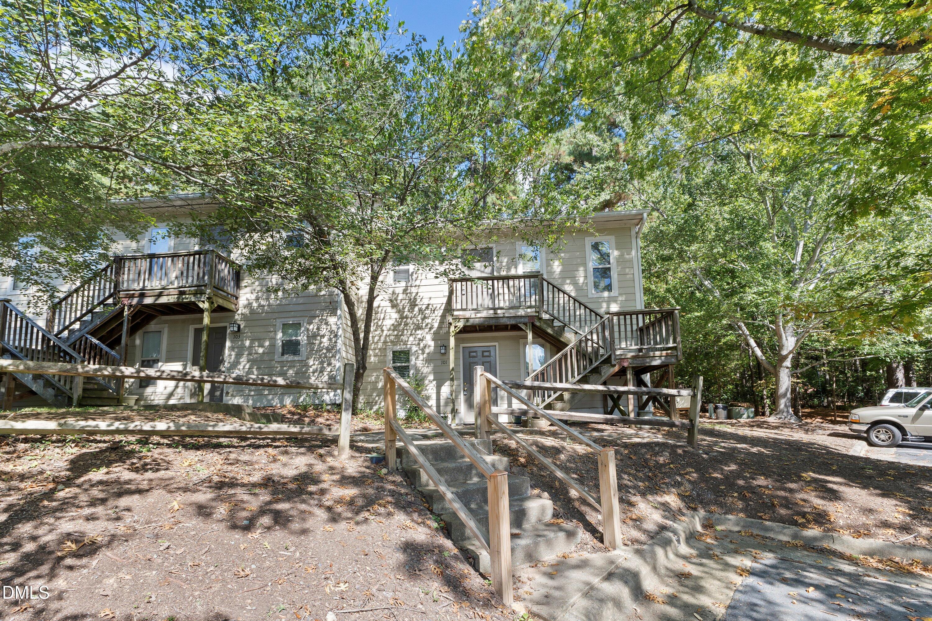 1513 E Franklin St Street