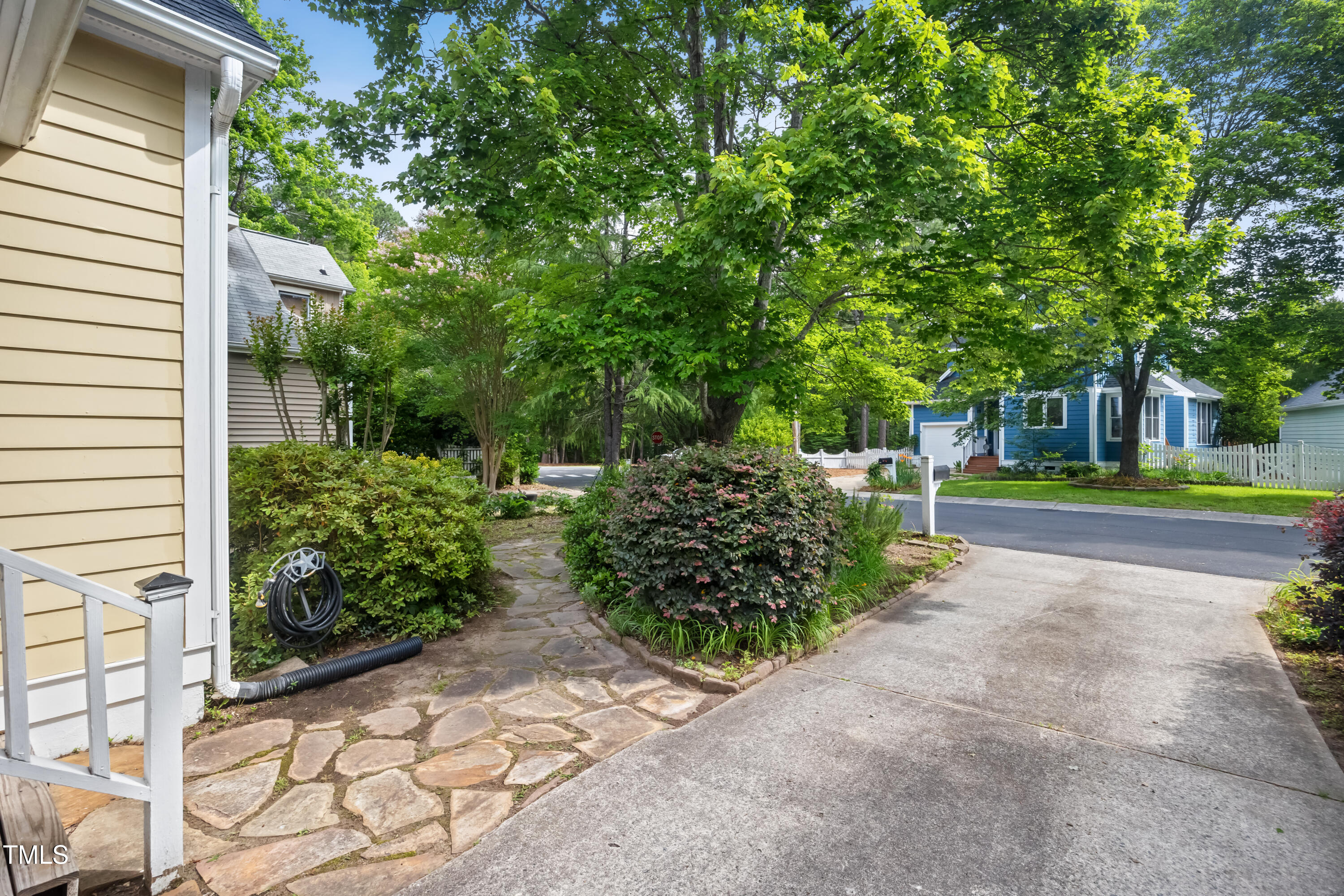 102 Legacy Lane