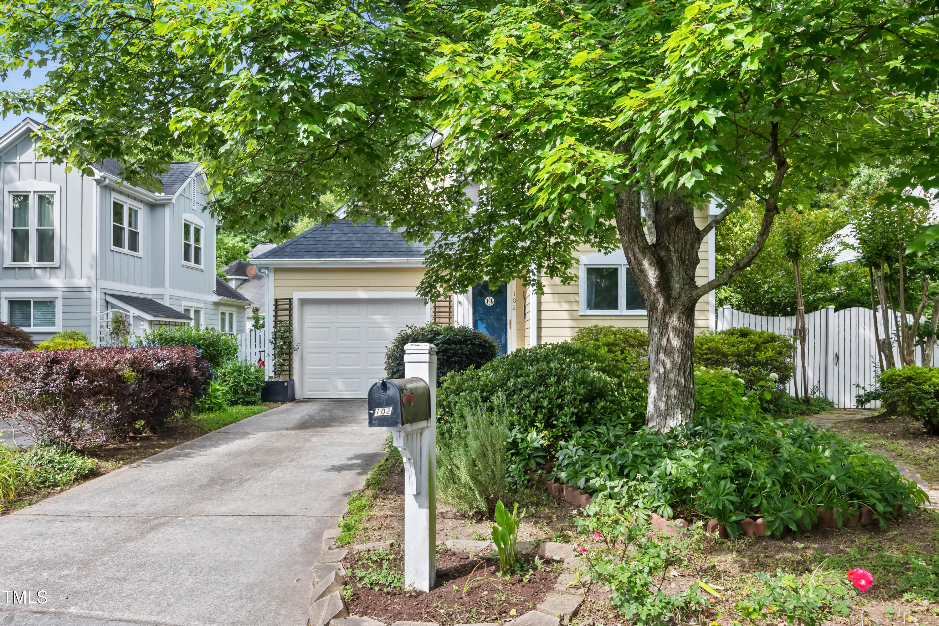 102 Legacy Lane