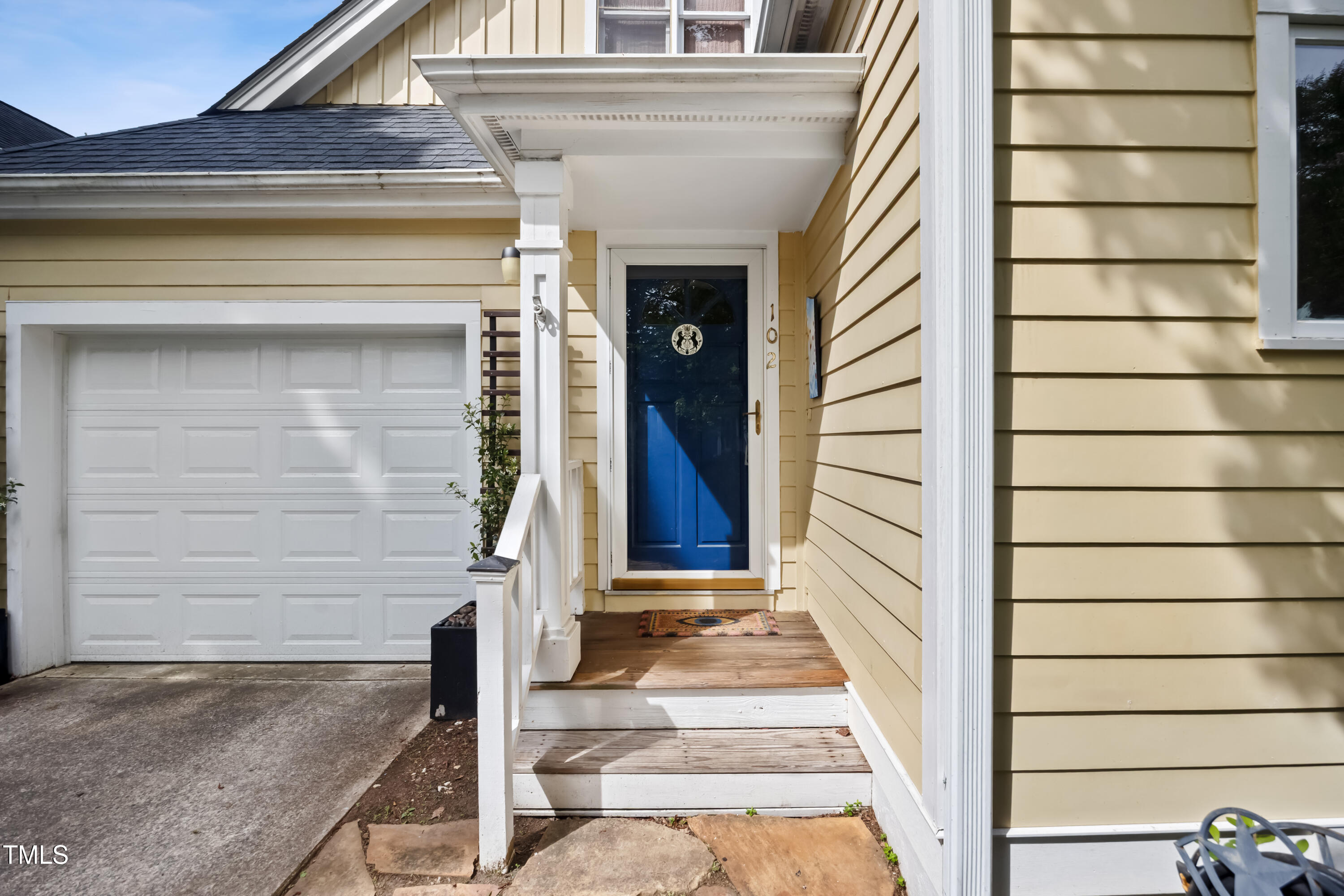 102 Legacy Lane