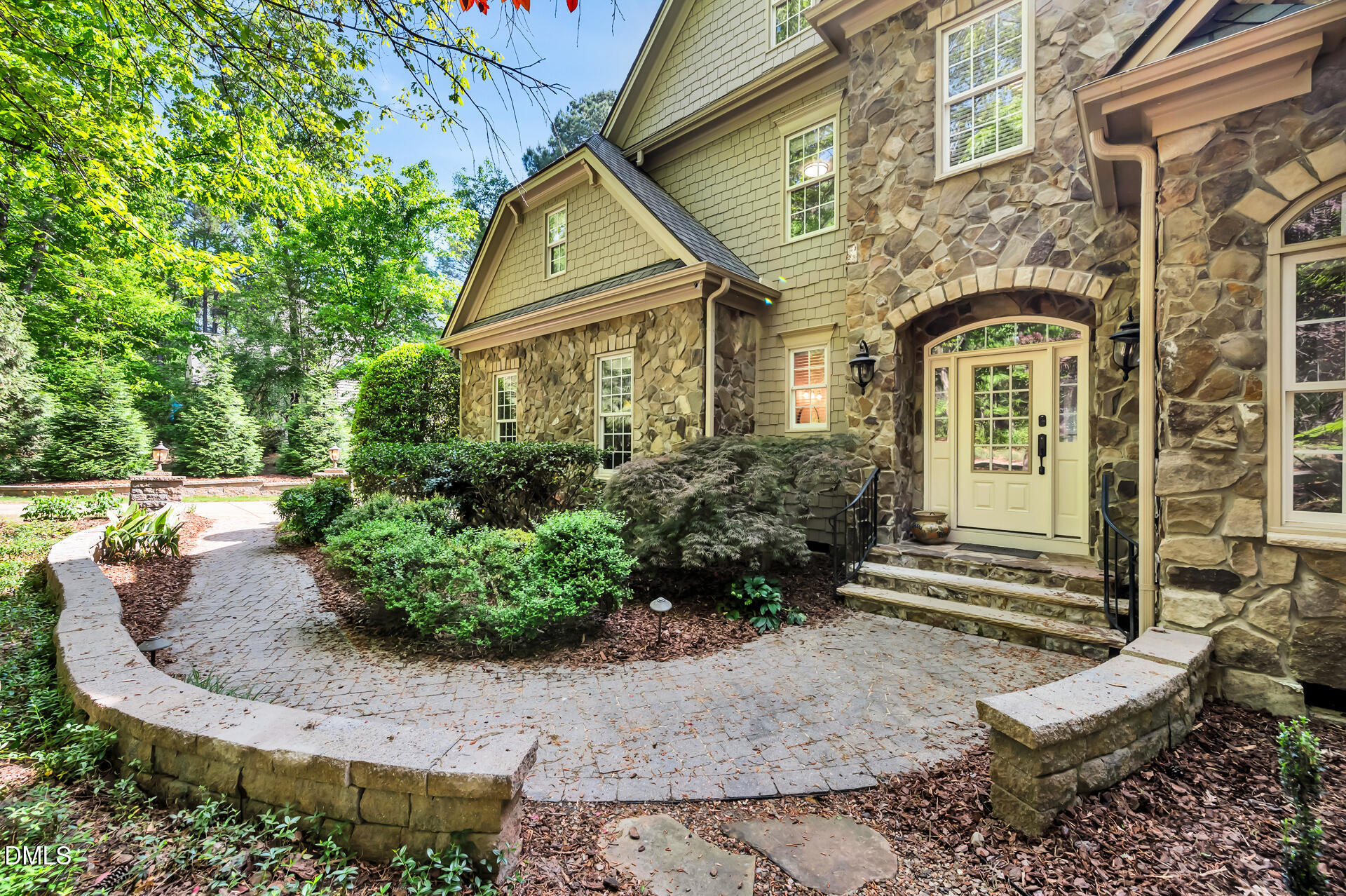 10002 Adirondack Way