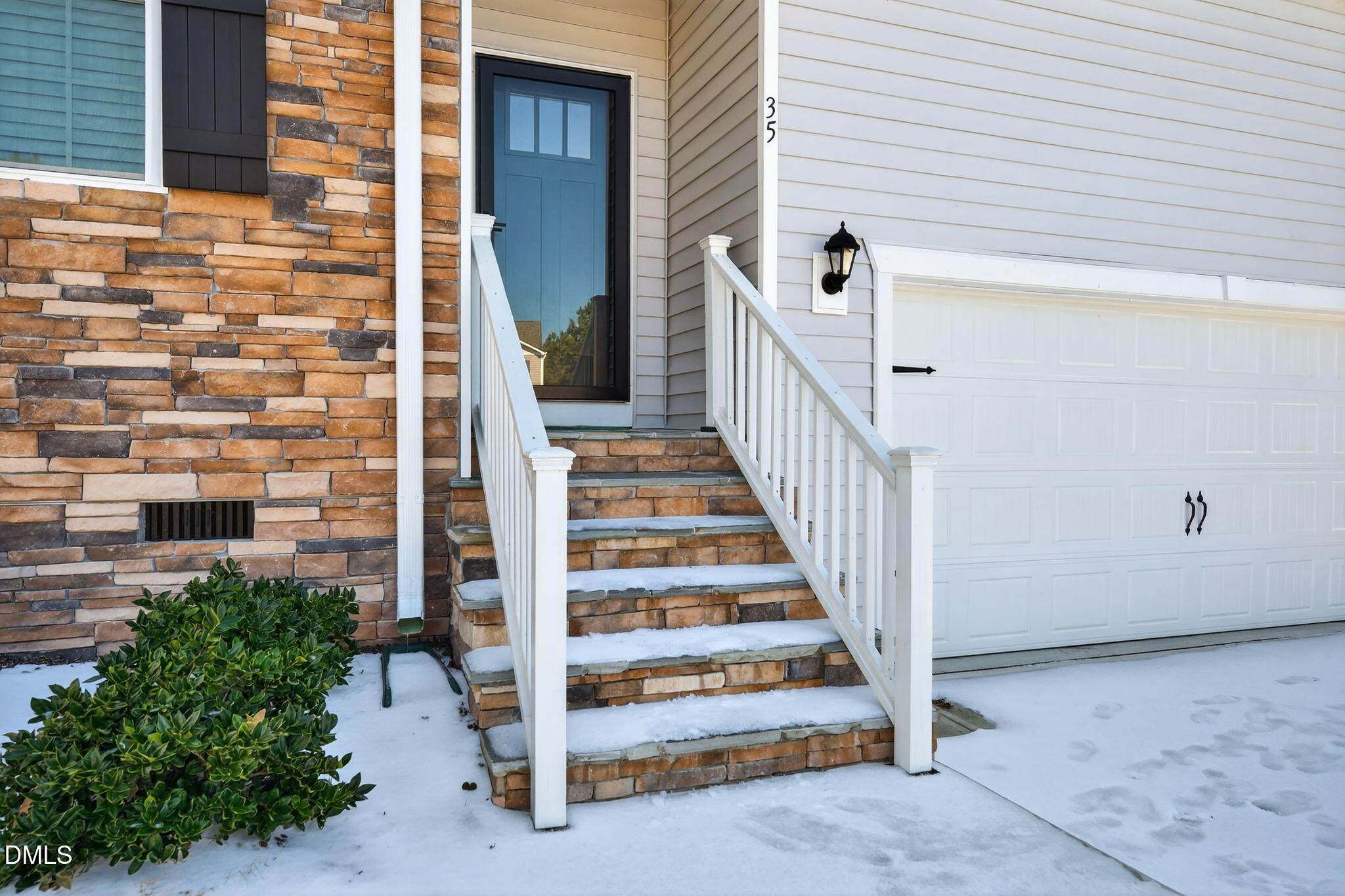 35 Hickory Hollow Circle