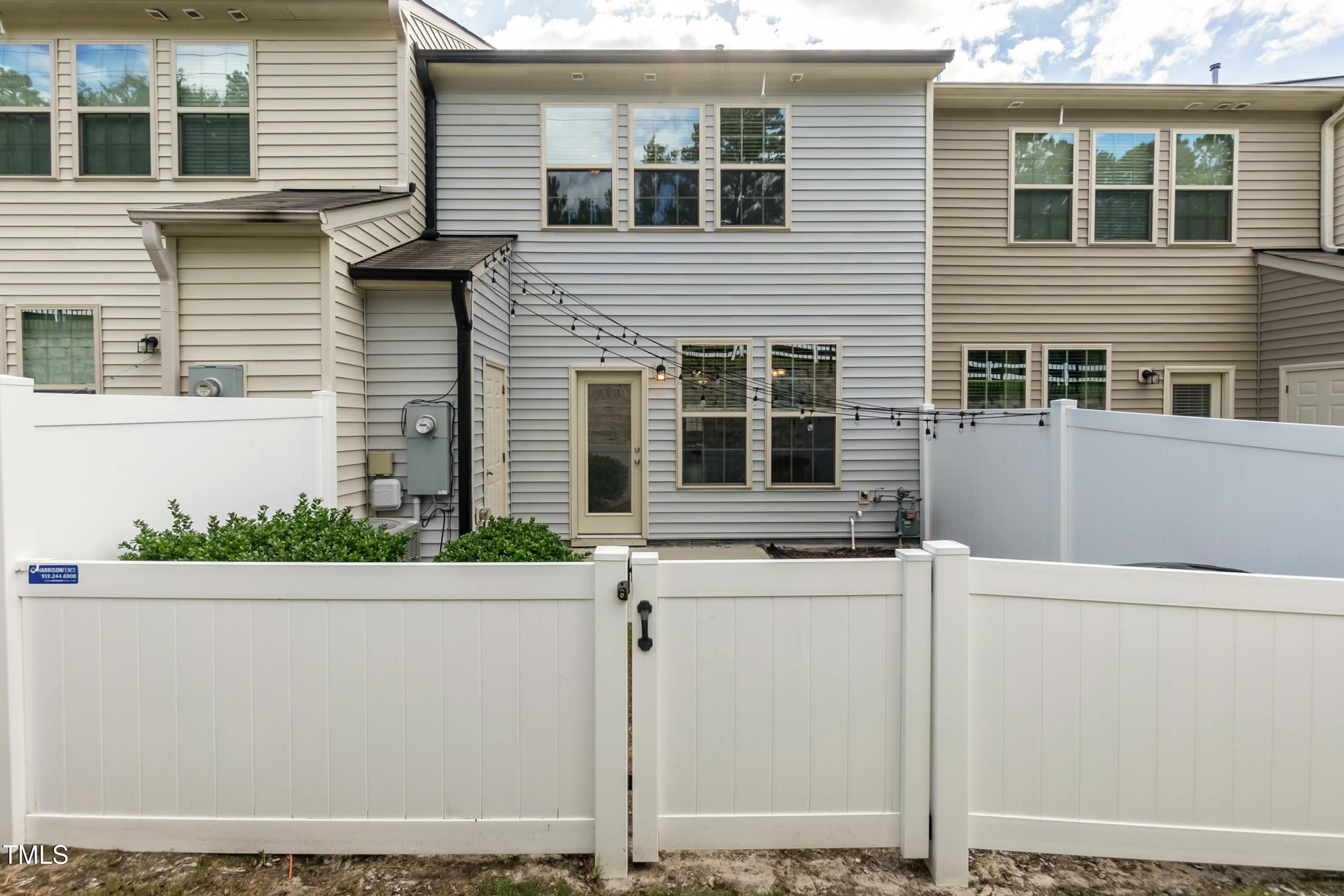 3836 Prince Noah Loop