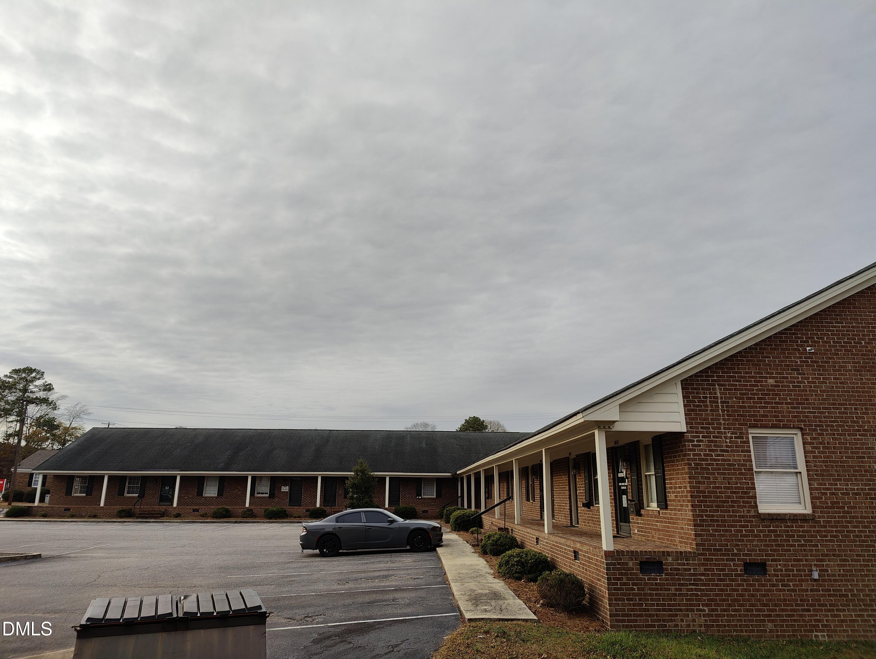 3048-3094 Sunset Avenue