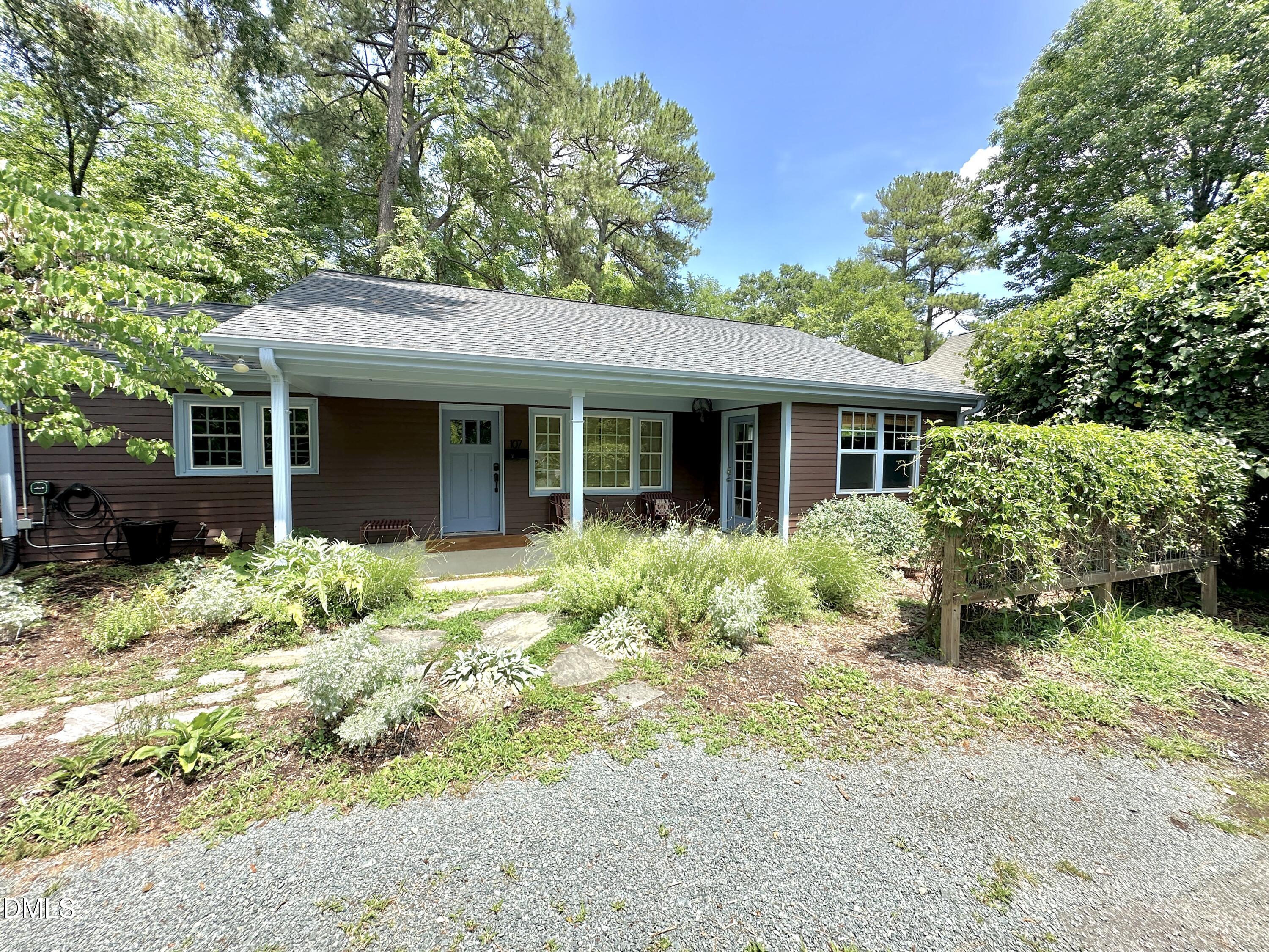 107 E Poplar Avenue