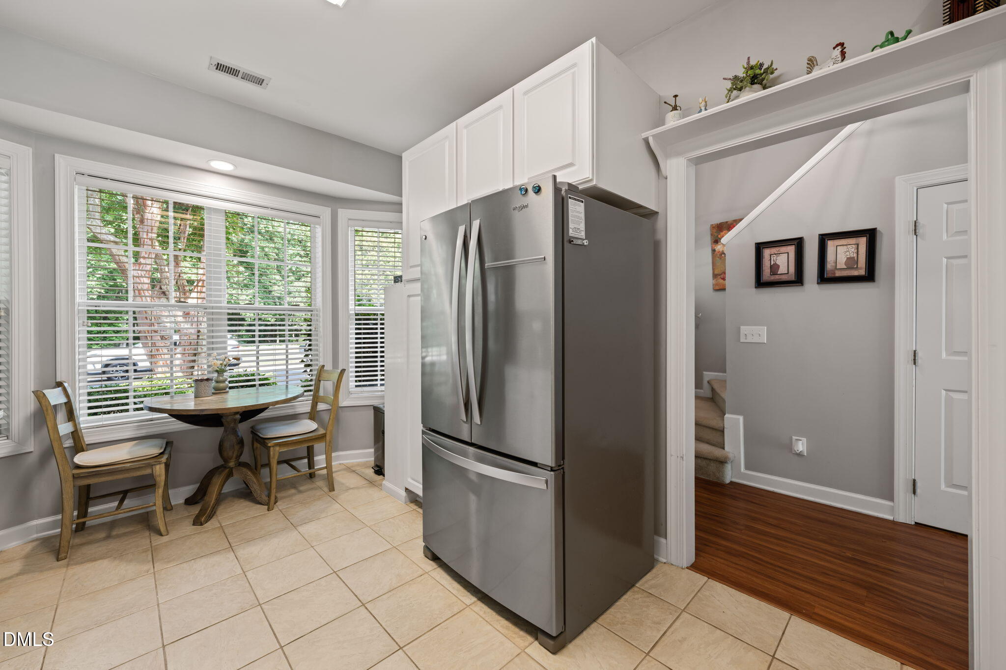 8712 Compass Lane