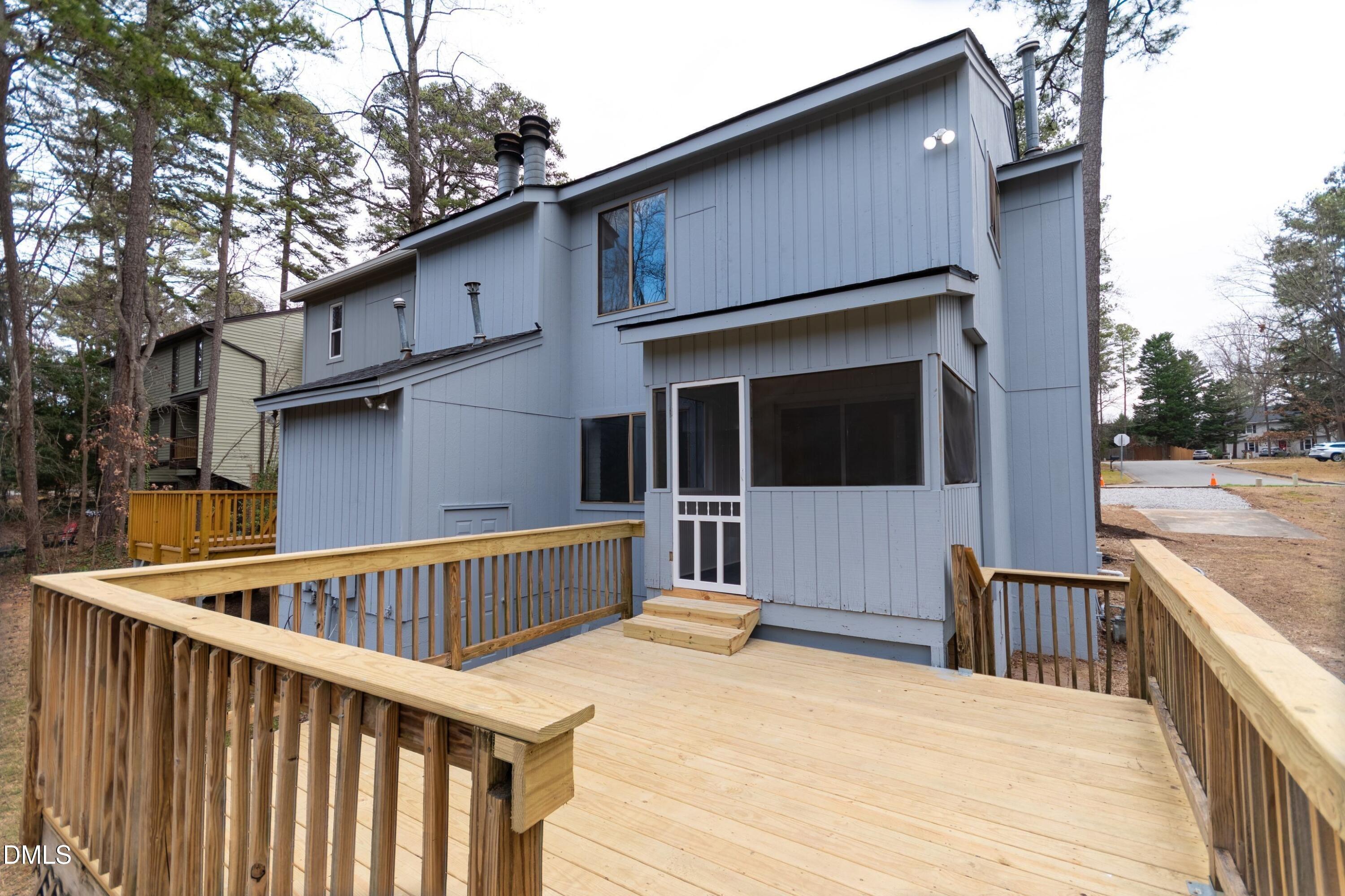 6001 Applewood Lane