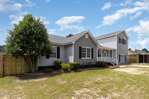 A home in Raeford