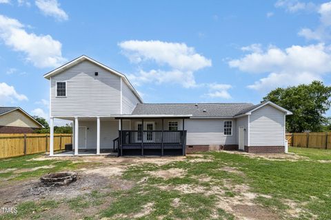 A home in Raeford