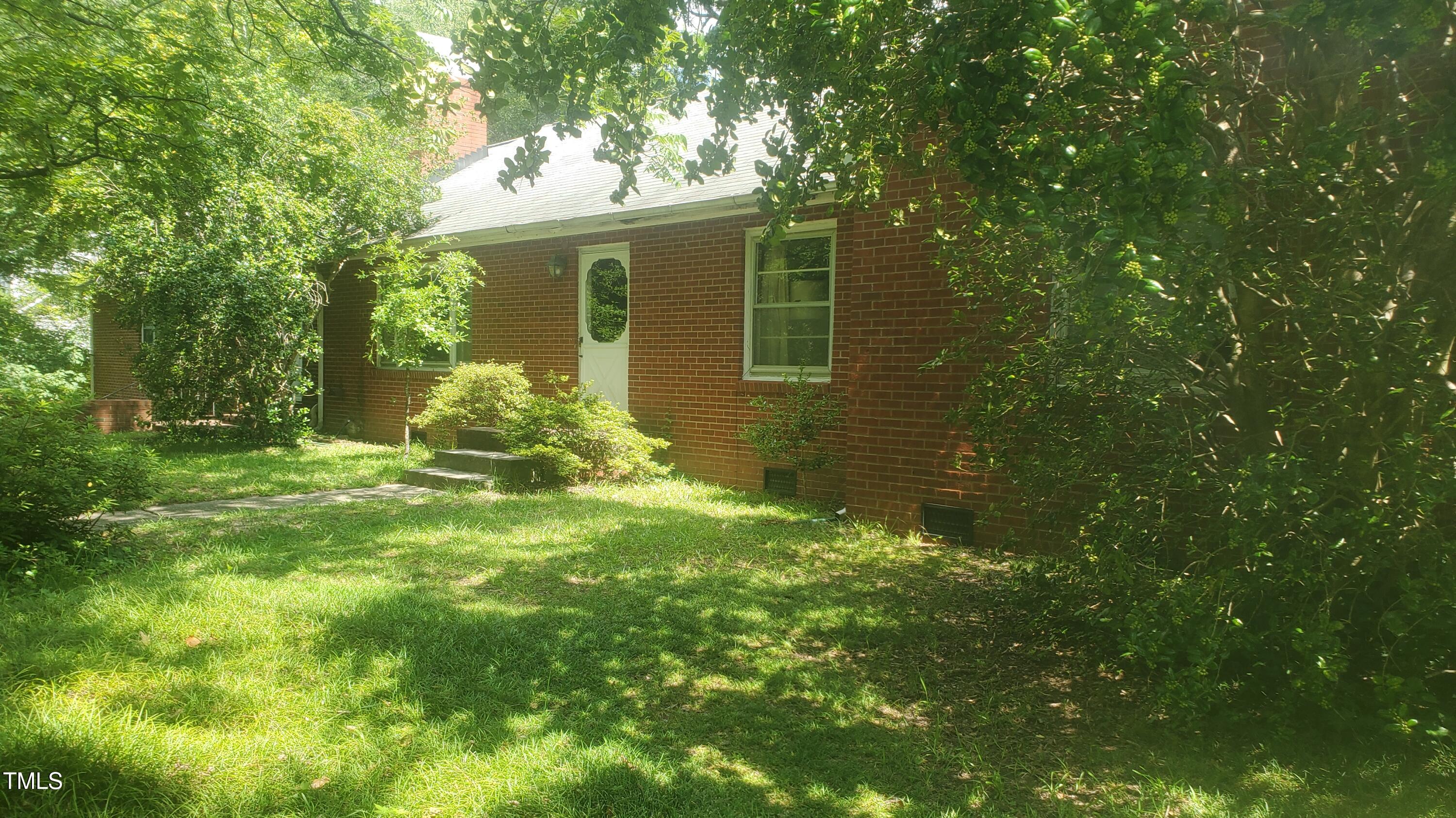 303 Holland Road