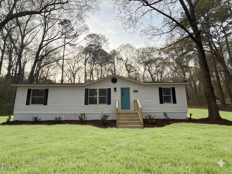 Photo of 124 Decoy Drive, Pikeville, NC 27863 (MLS # 10154497)