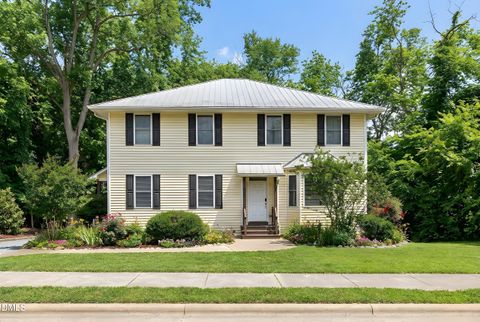 100 Umstead Drive A & B Chapel Hill NC 27516