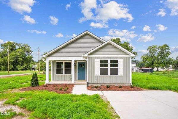 104 E LEE ST, CLINTON, NC 28328 - Image f2df96f4561b0bf35cb539ecebbbf808/1800916195