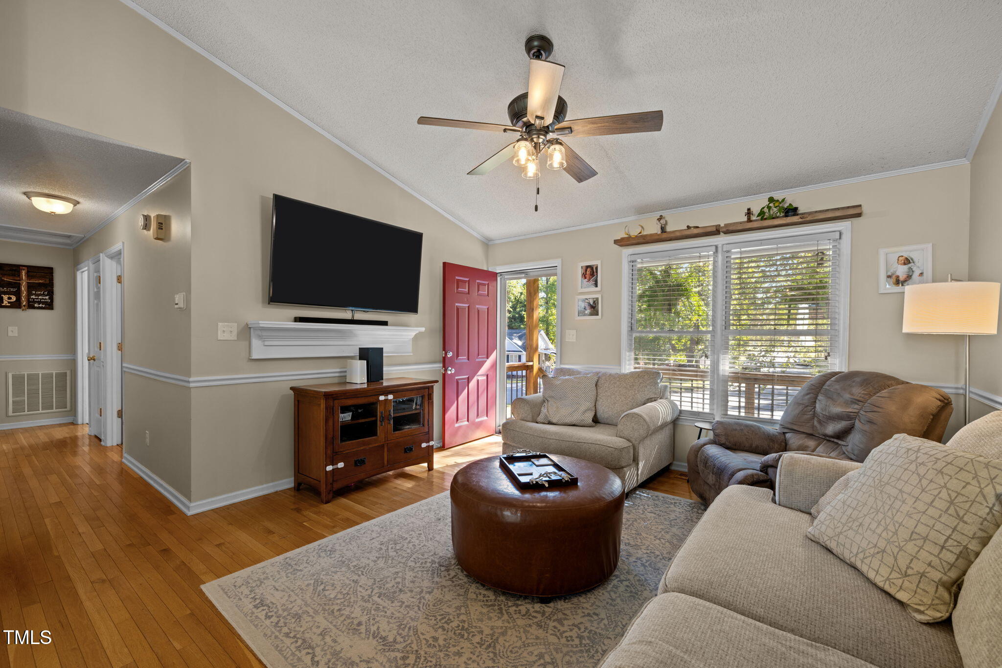 551 Gaslight Trail