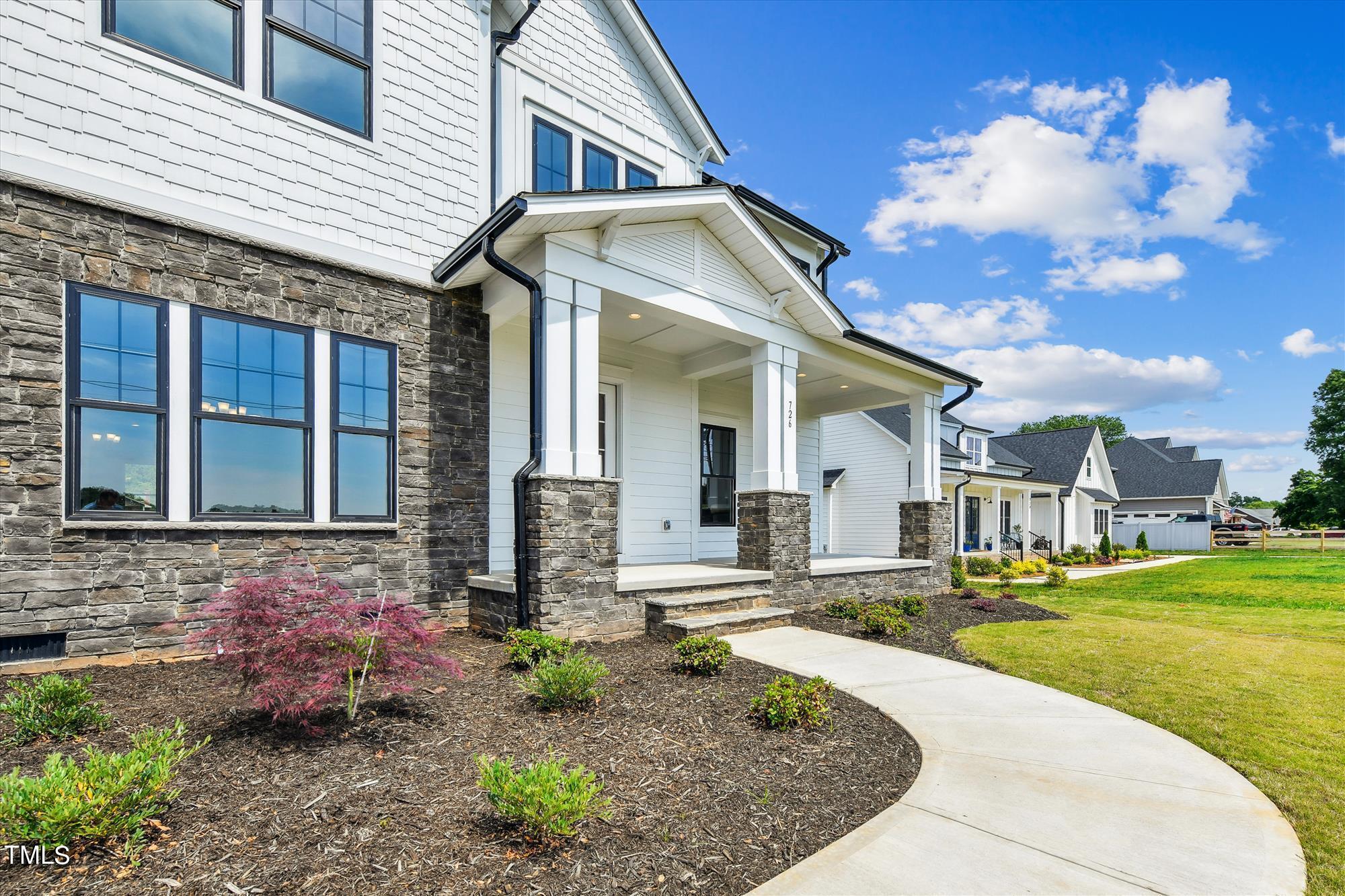 67 Rice Road 02