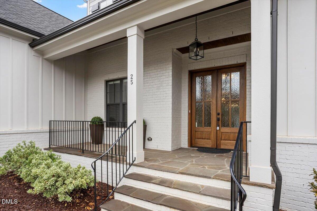 25 Chestnut Oak Drive