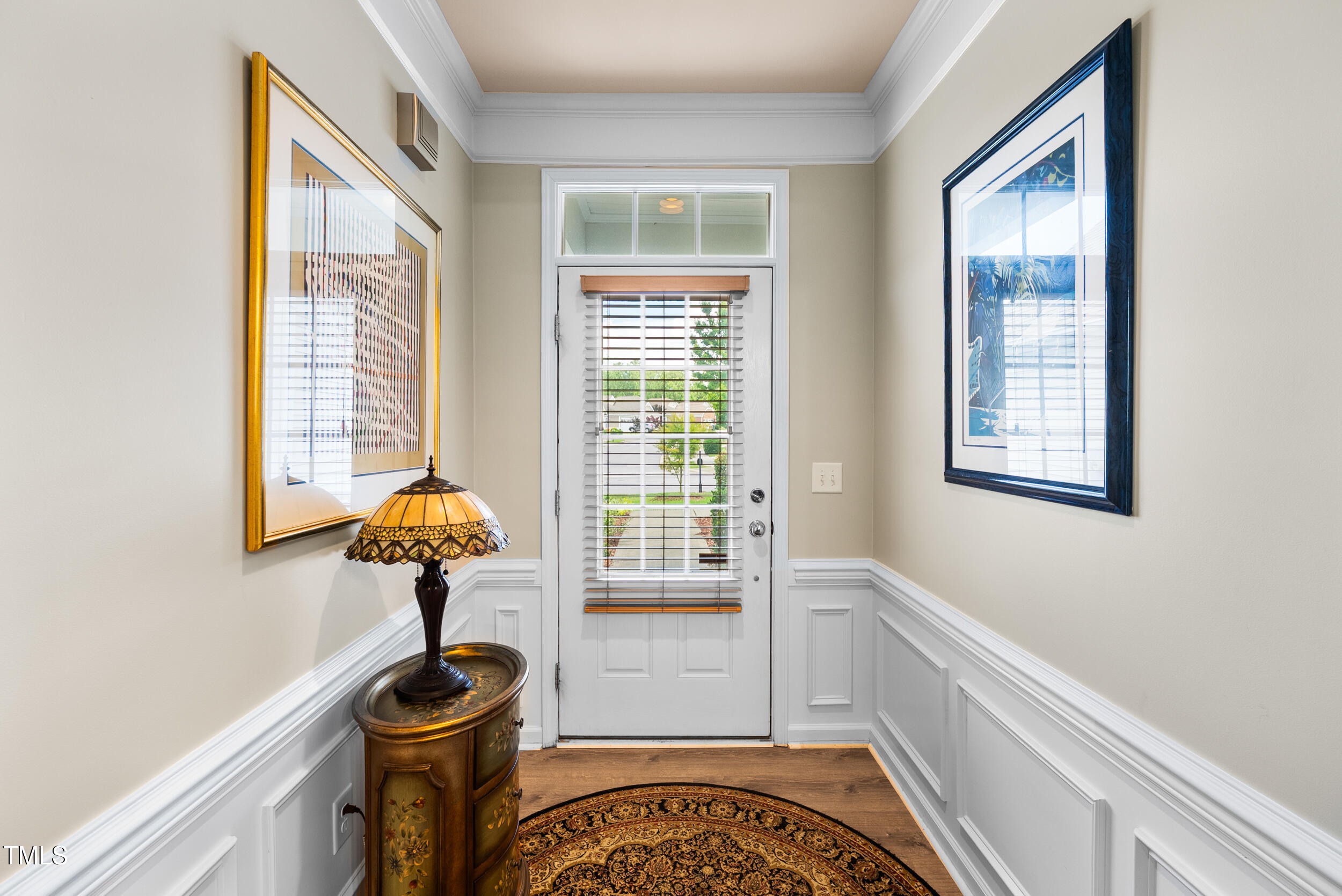 575 Tomkins Loop