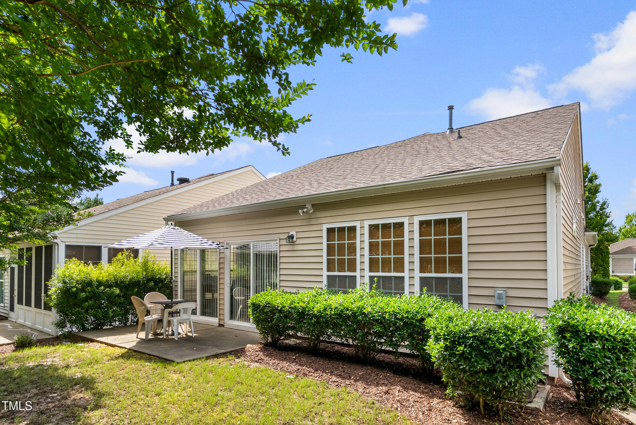 575 Tomkins Loop