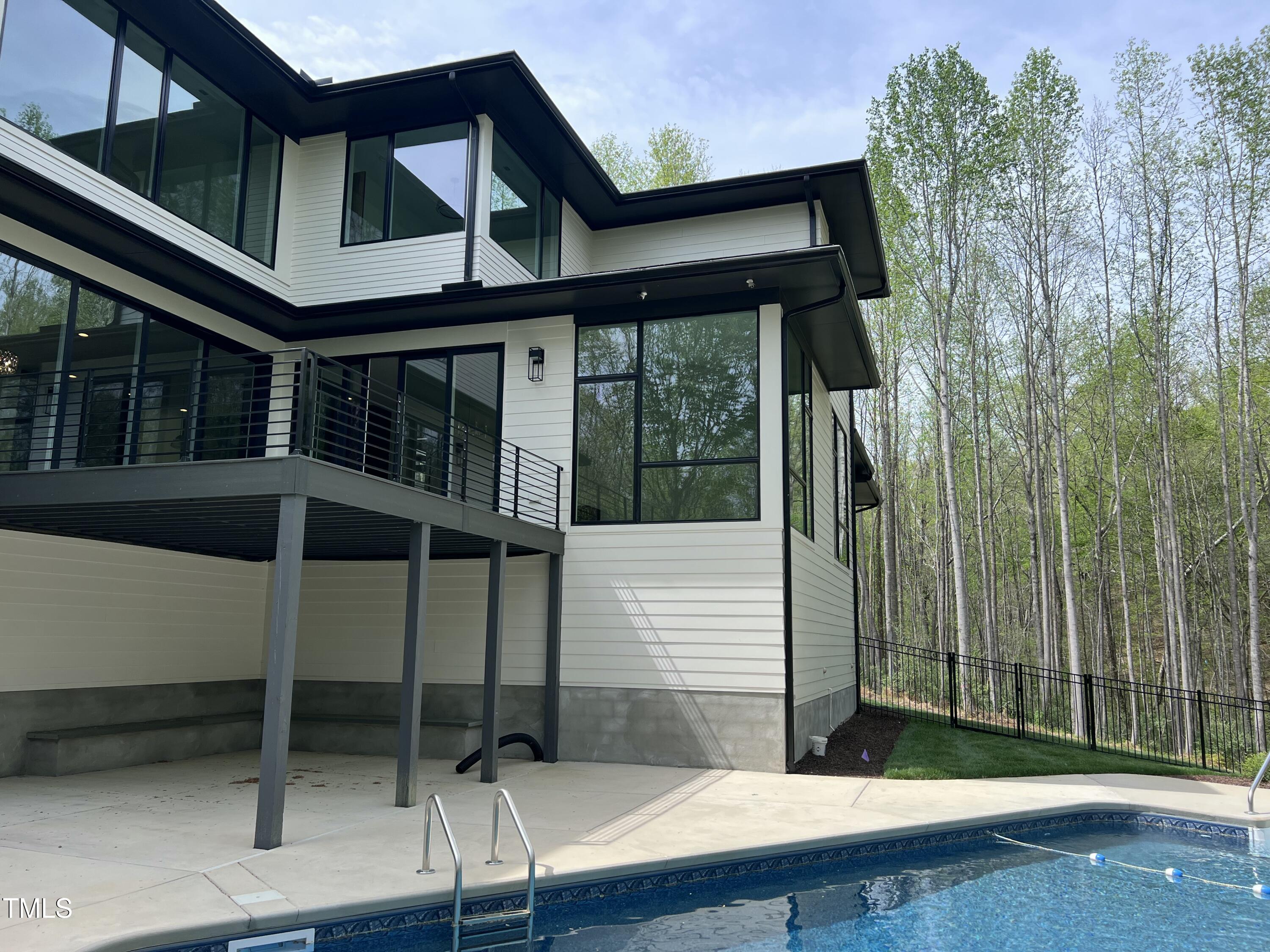 196 Mountaintop Circle