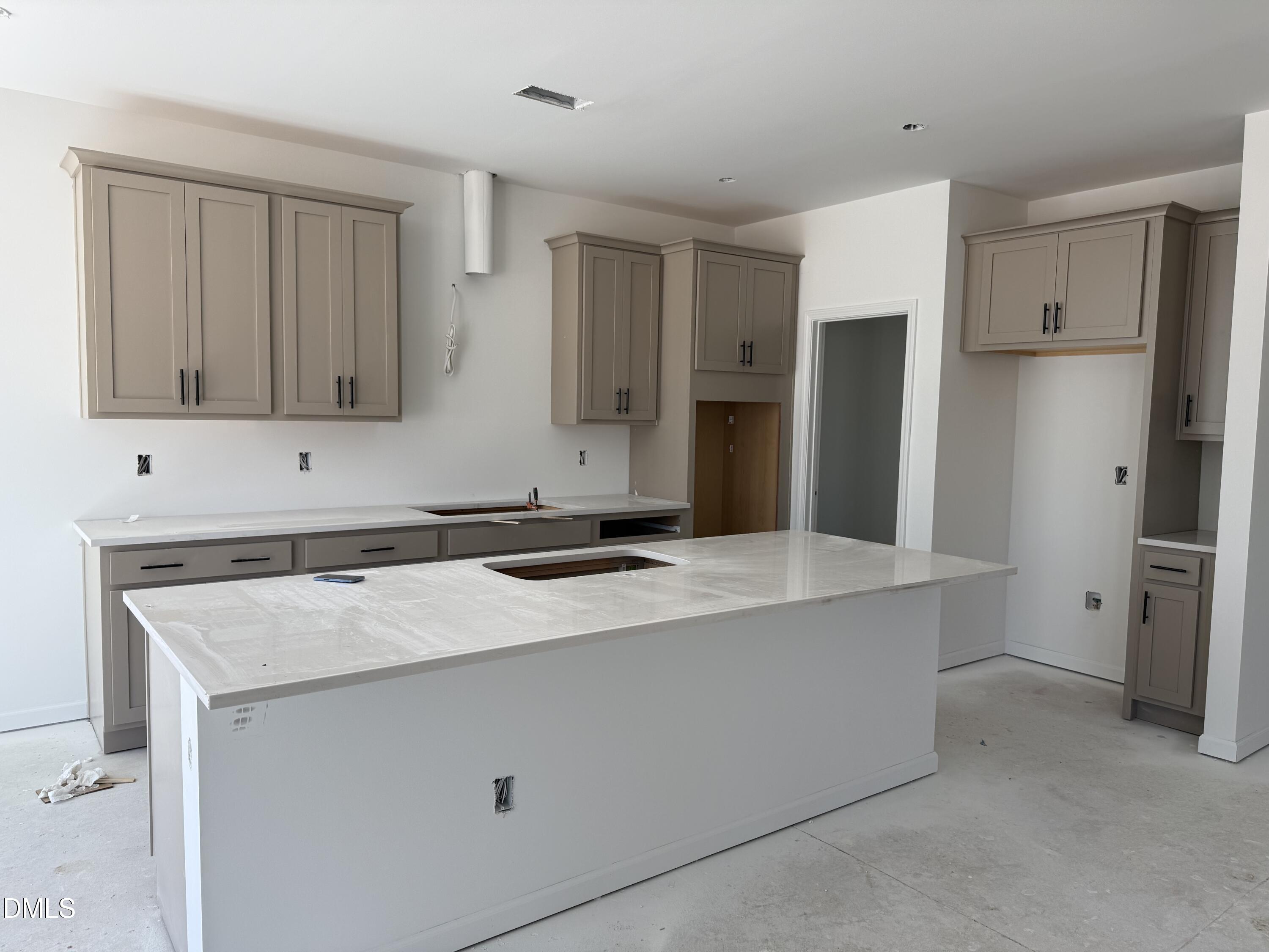 933 Fetching Place 372