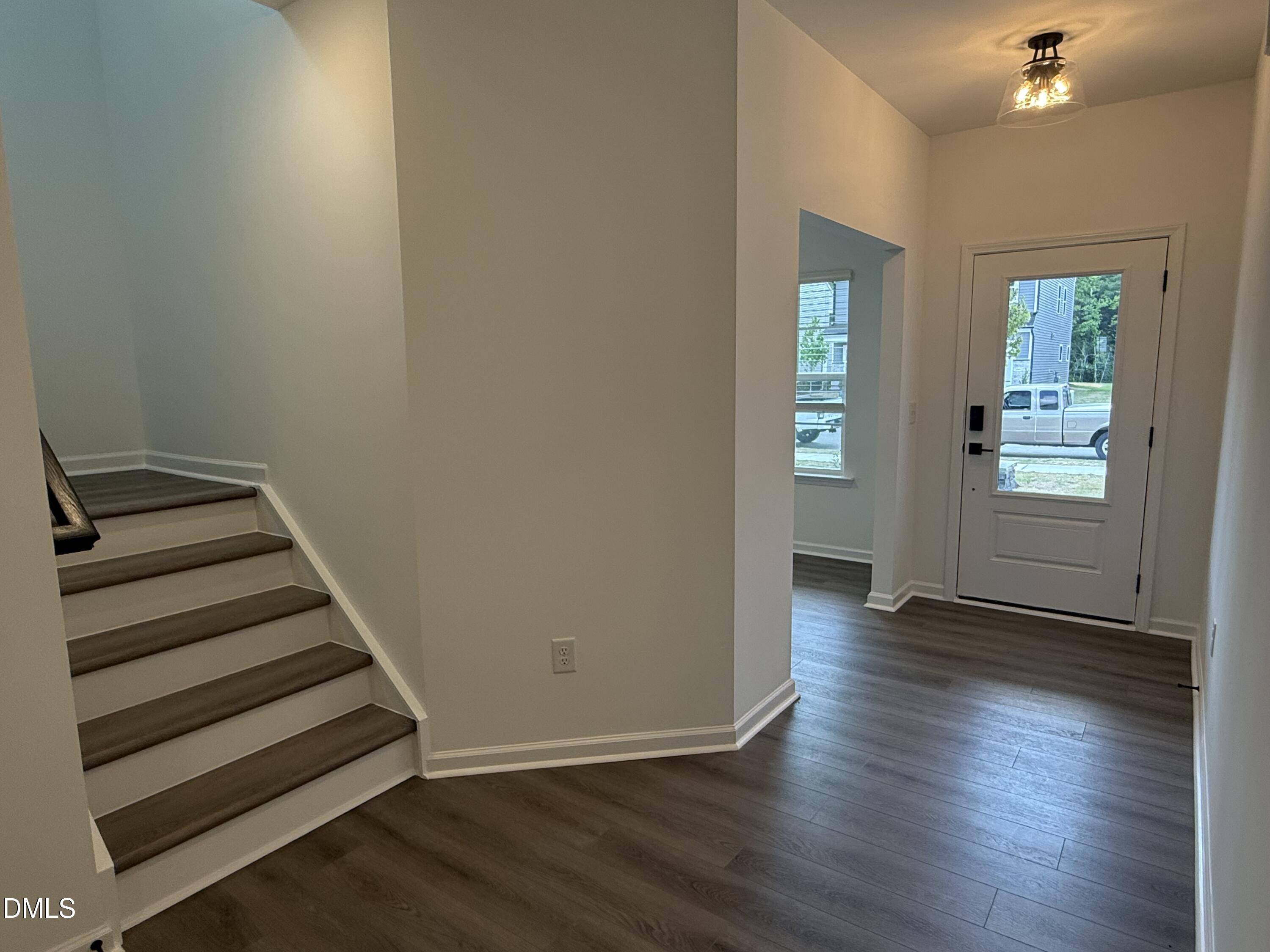 933 Fetching Place 372
