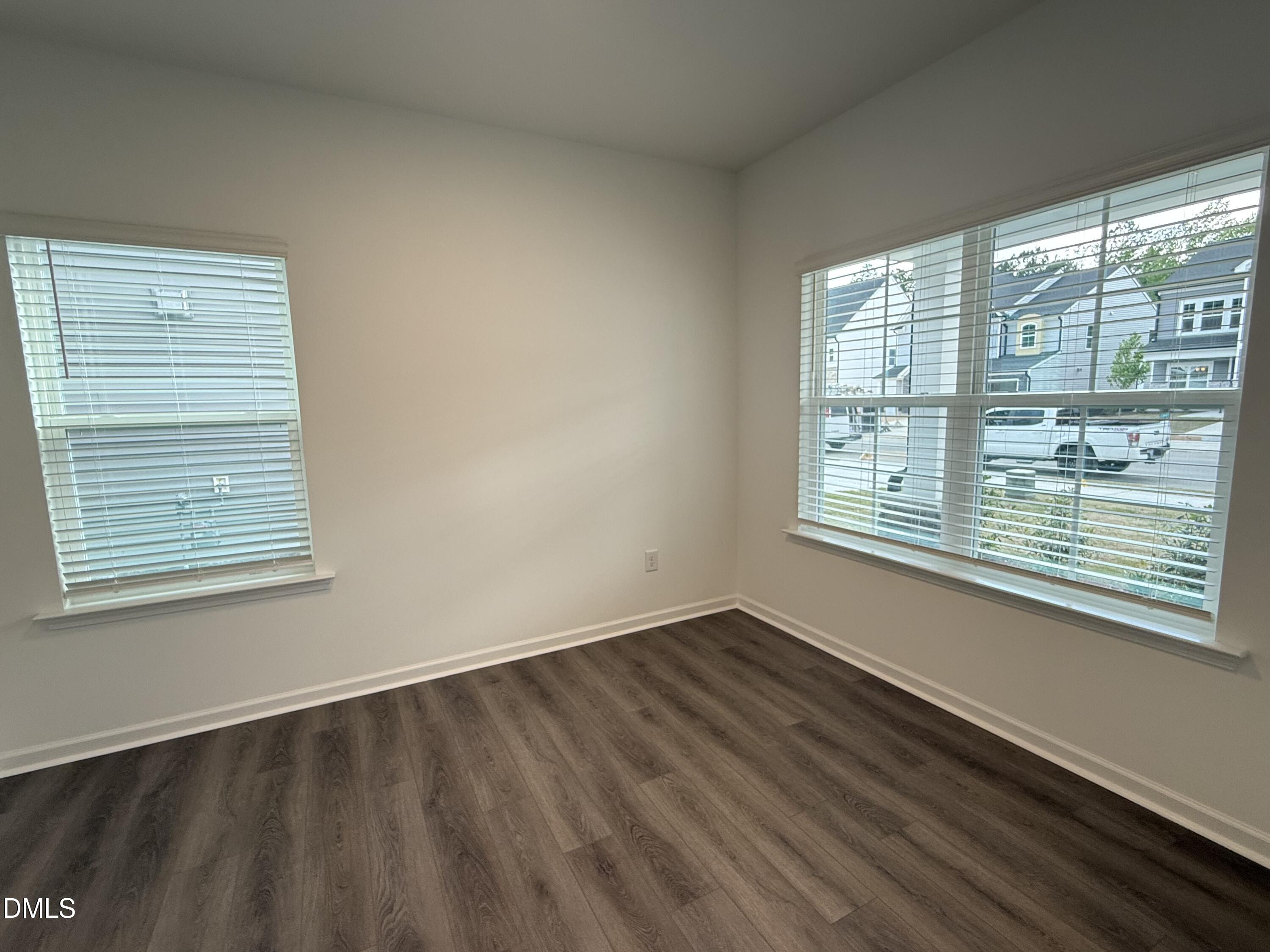 933 Fetching Place 372