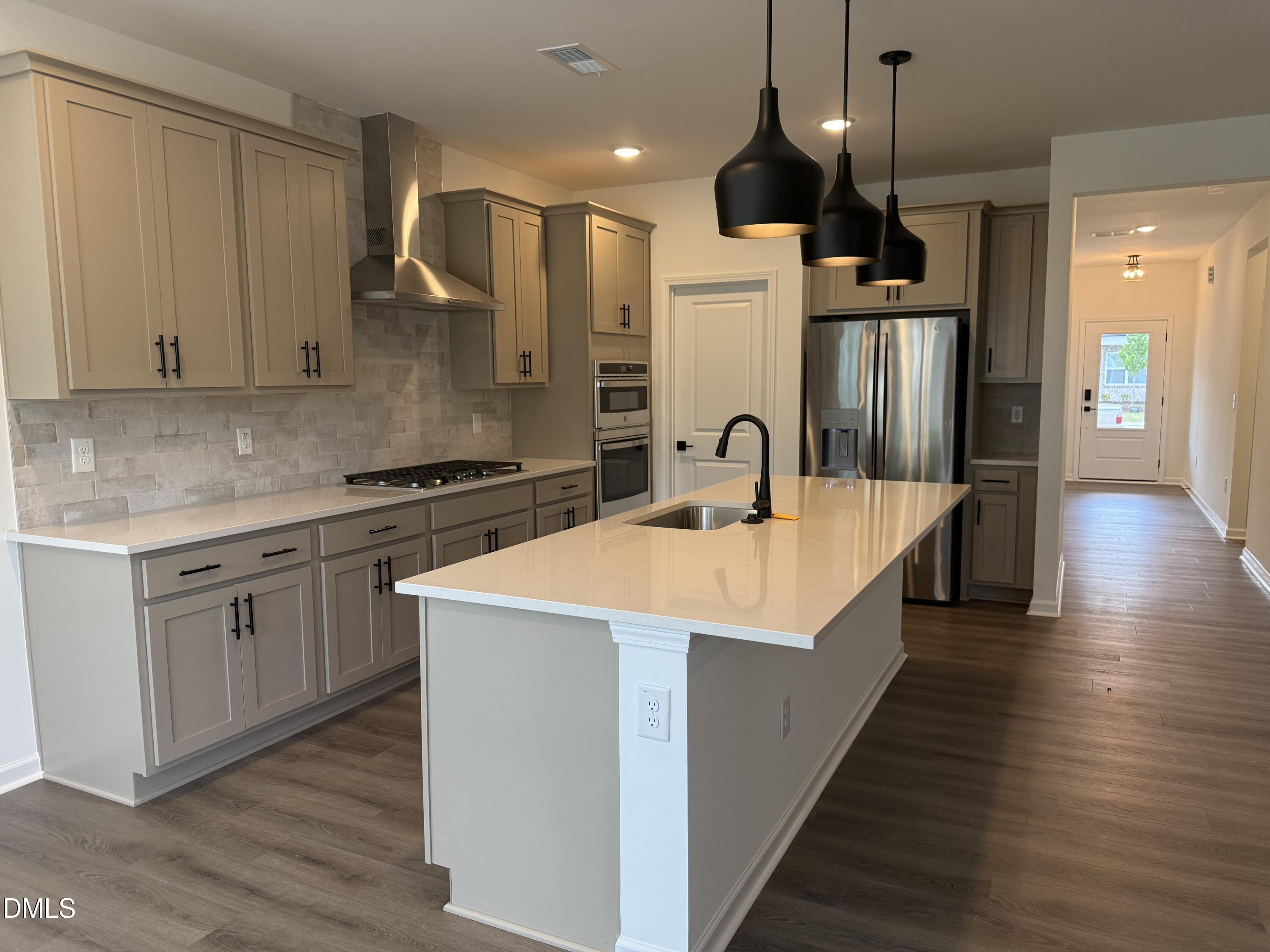 933 Fetching Place 372