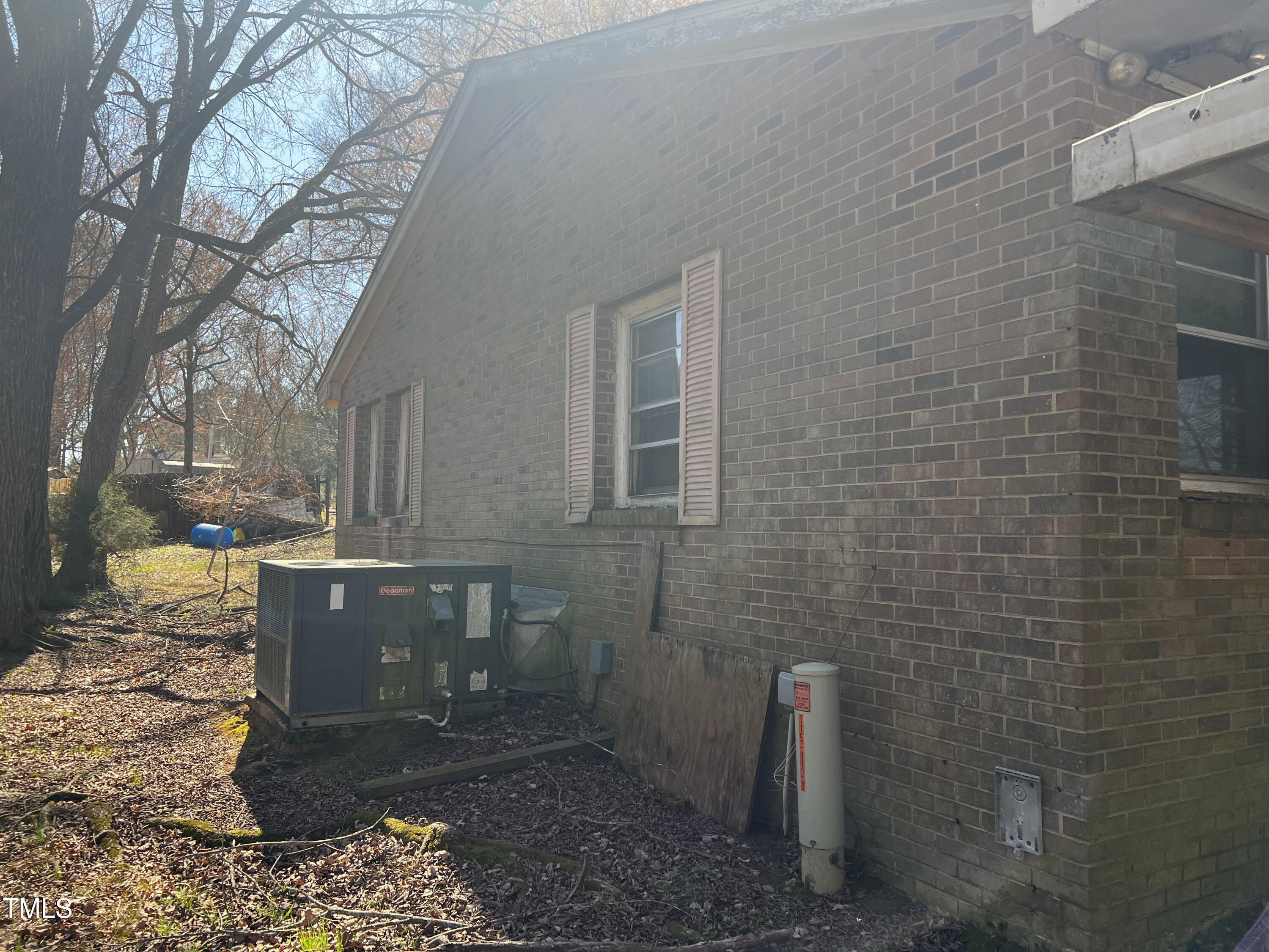 922 N White Street