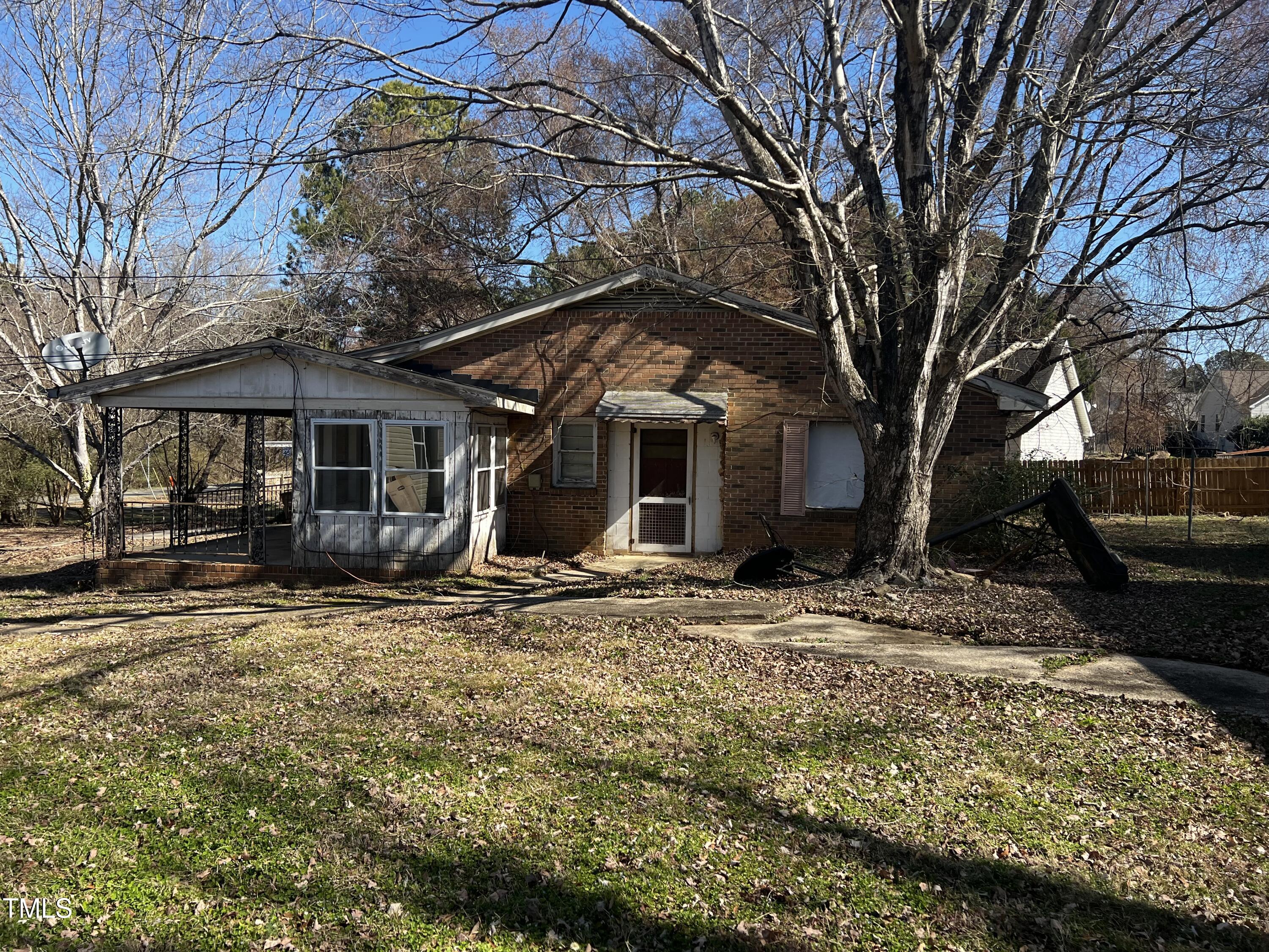 922 N White Street