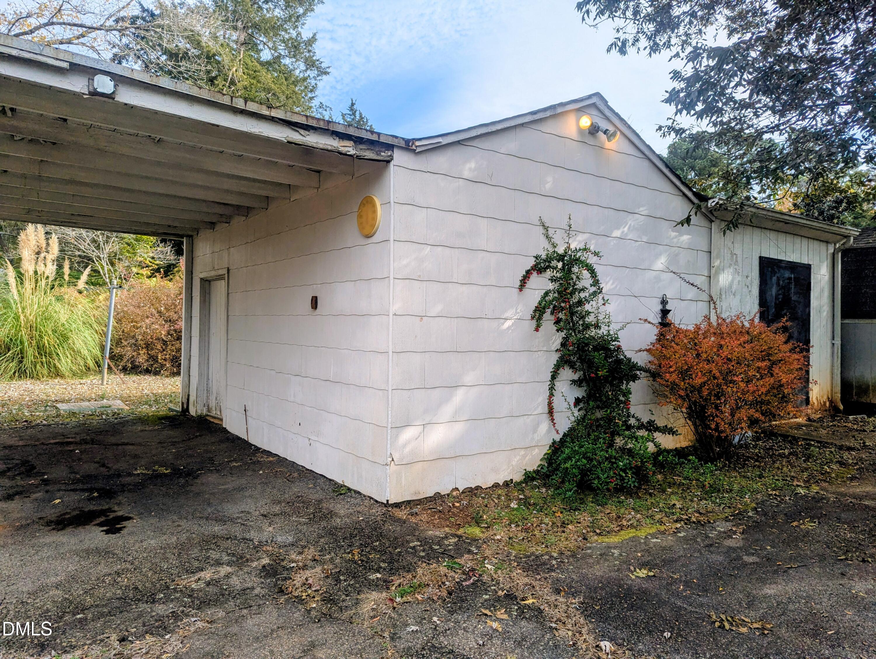 821 W Sycamore Street