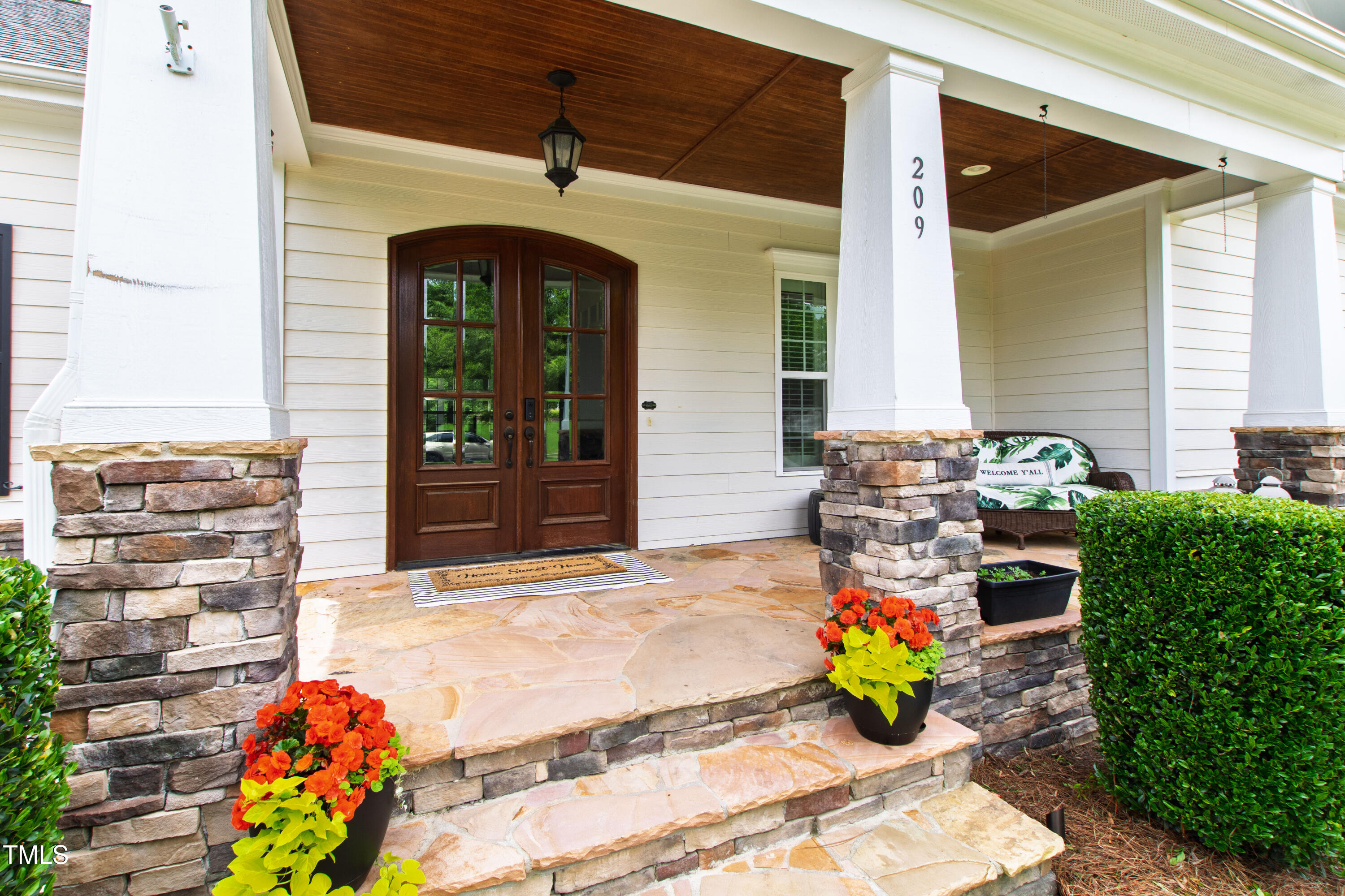 209 Sunset Bluffs Drive