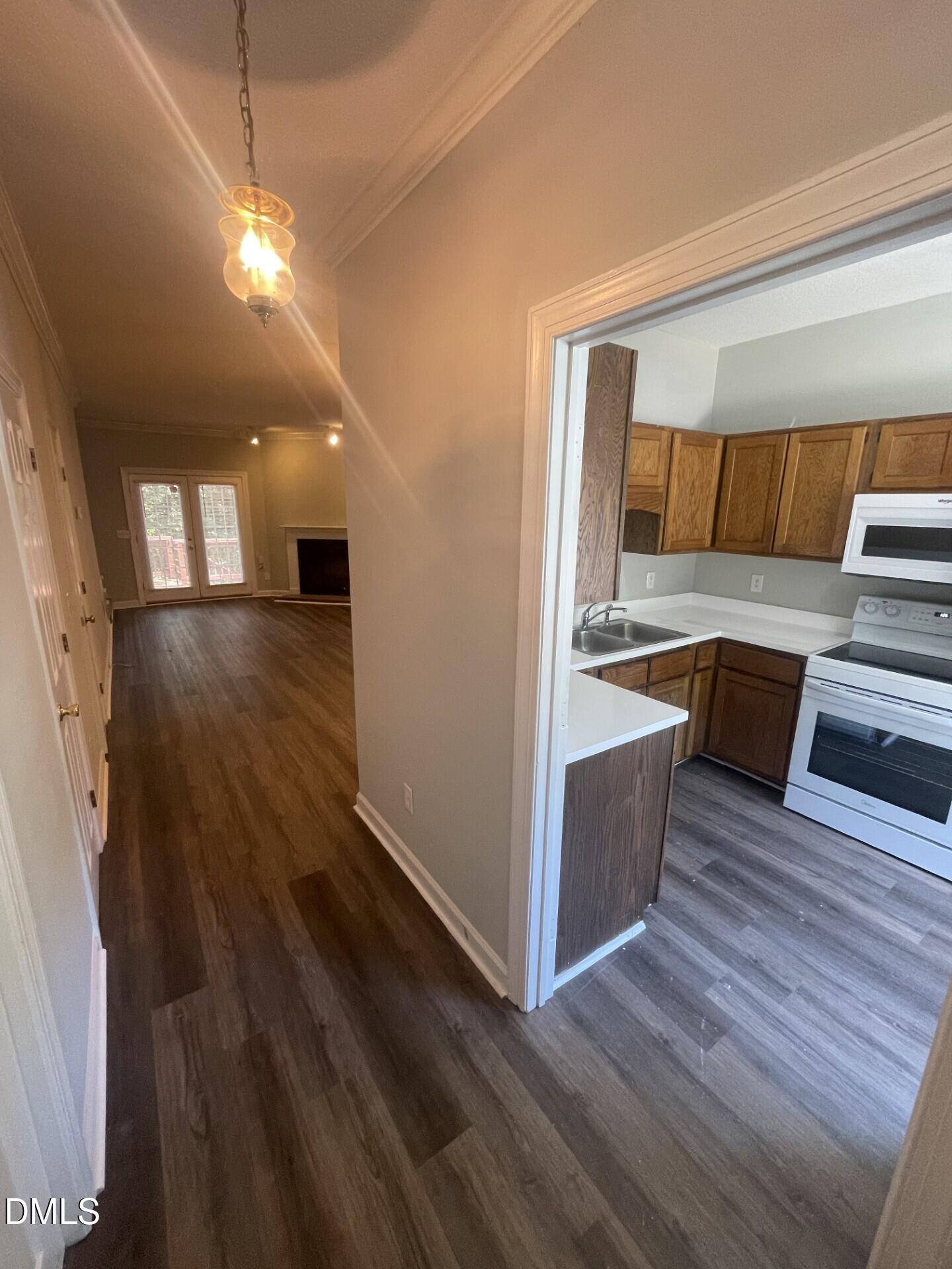 6140 Loch Laural Lane