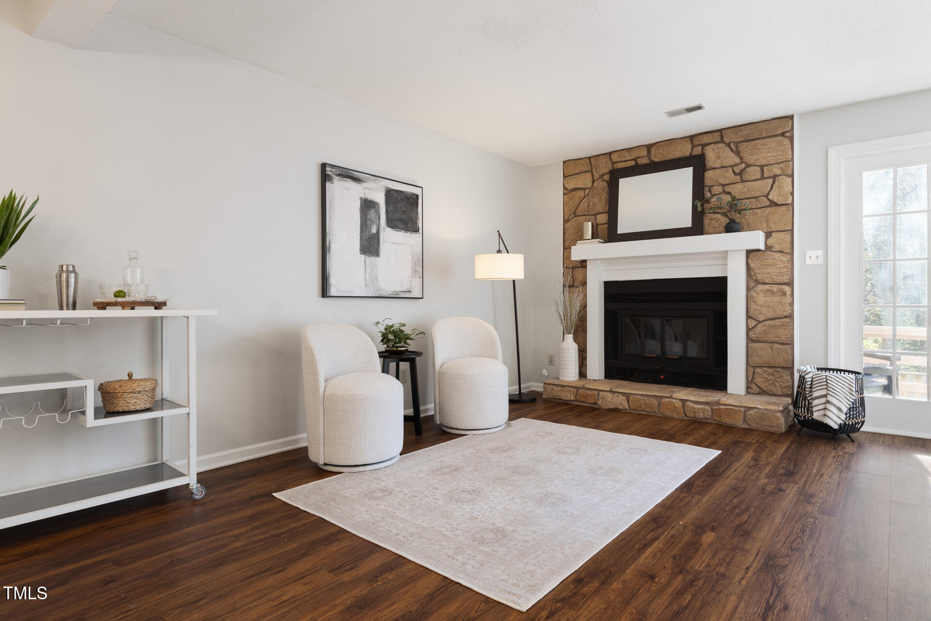 1515 Edgeside Court