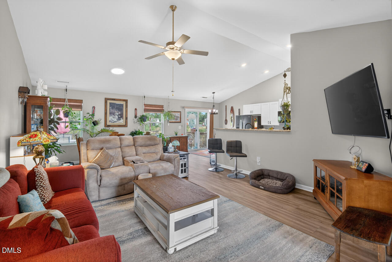 1564 Dorsett Lane