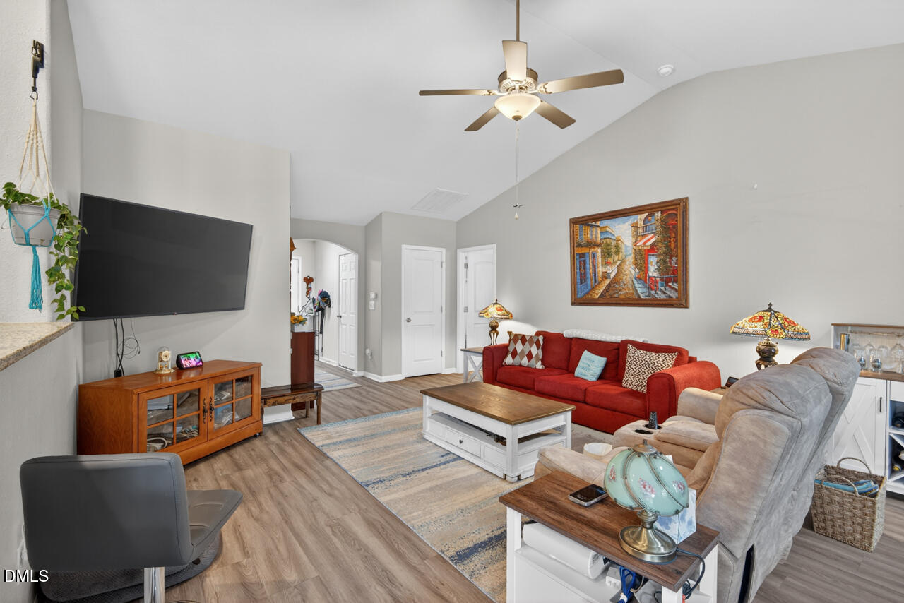 1564 Dorsett Lane