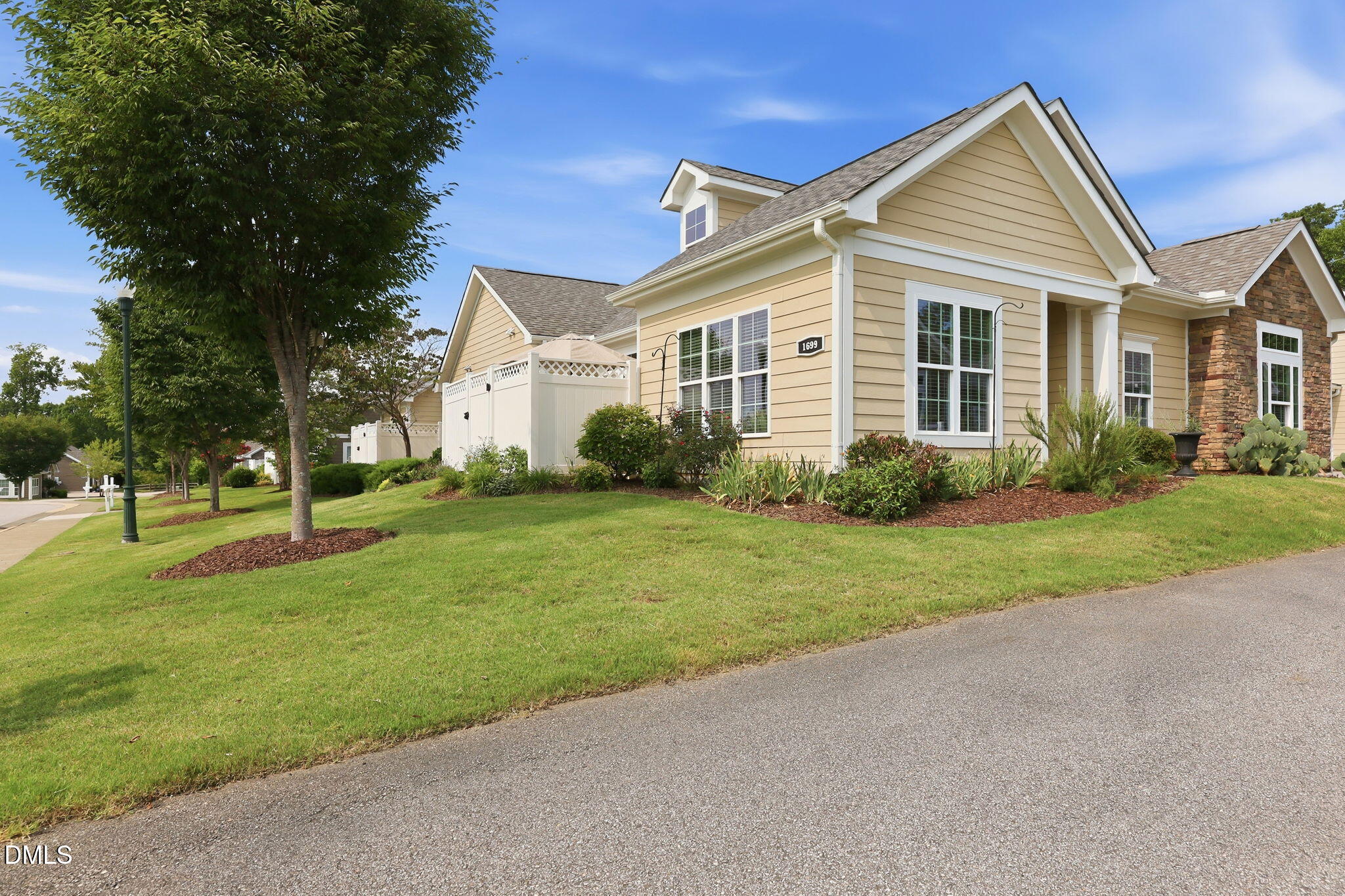 1699 Winter Wren Circle
