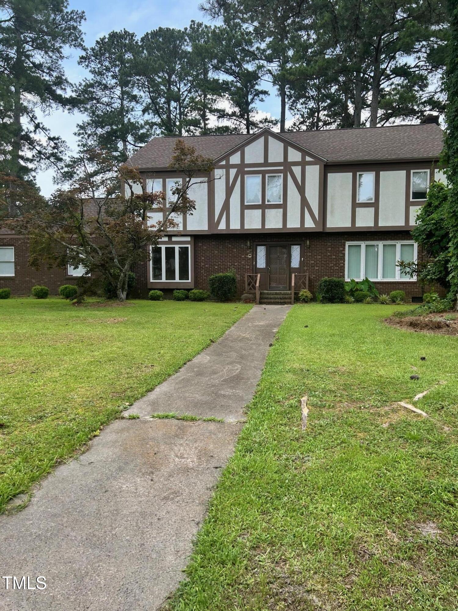 1800 Windsor Road