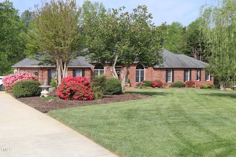 Single Family Residence in Haw River NC 2609 Farmpond Court.jpg