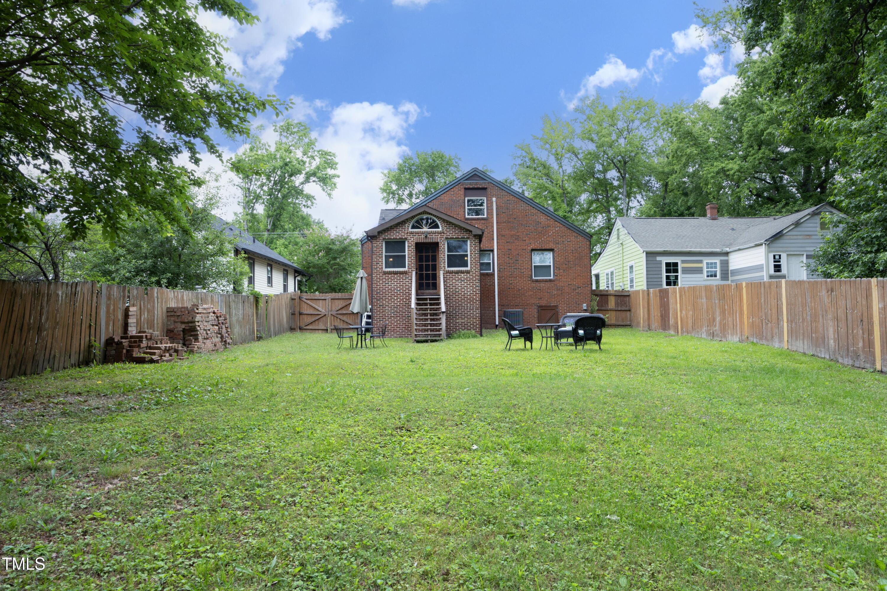 106 E Club Boulevard
