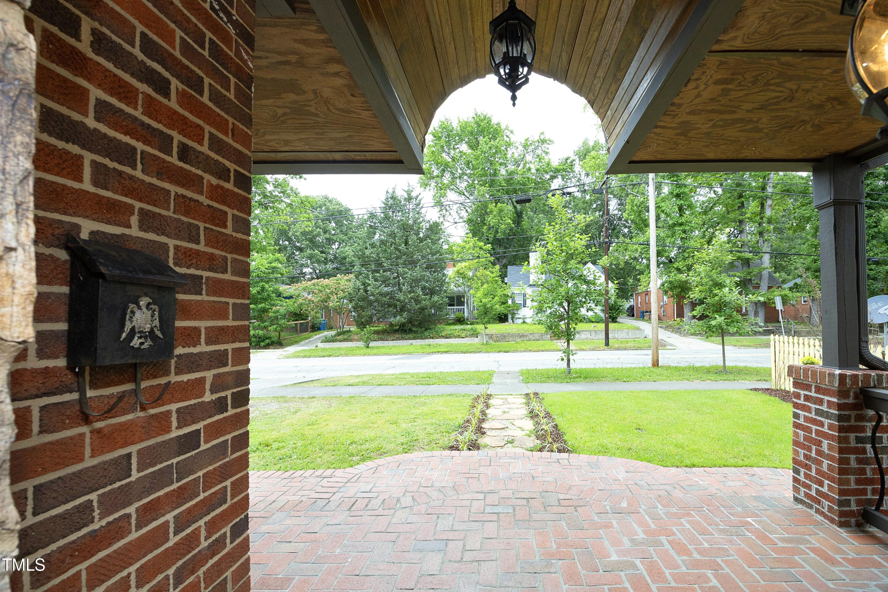 106 E Club Boulevard