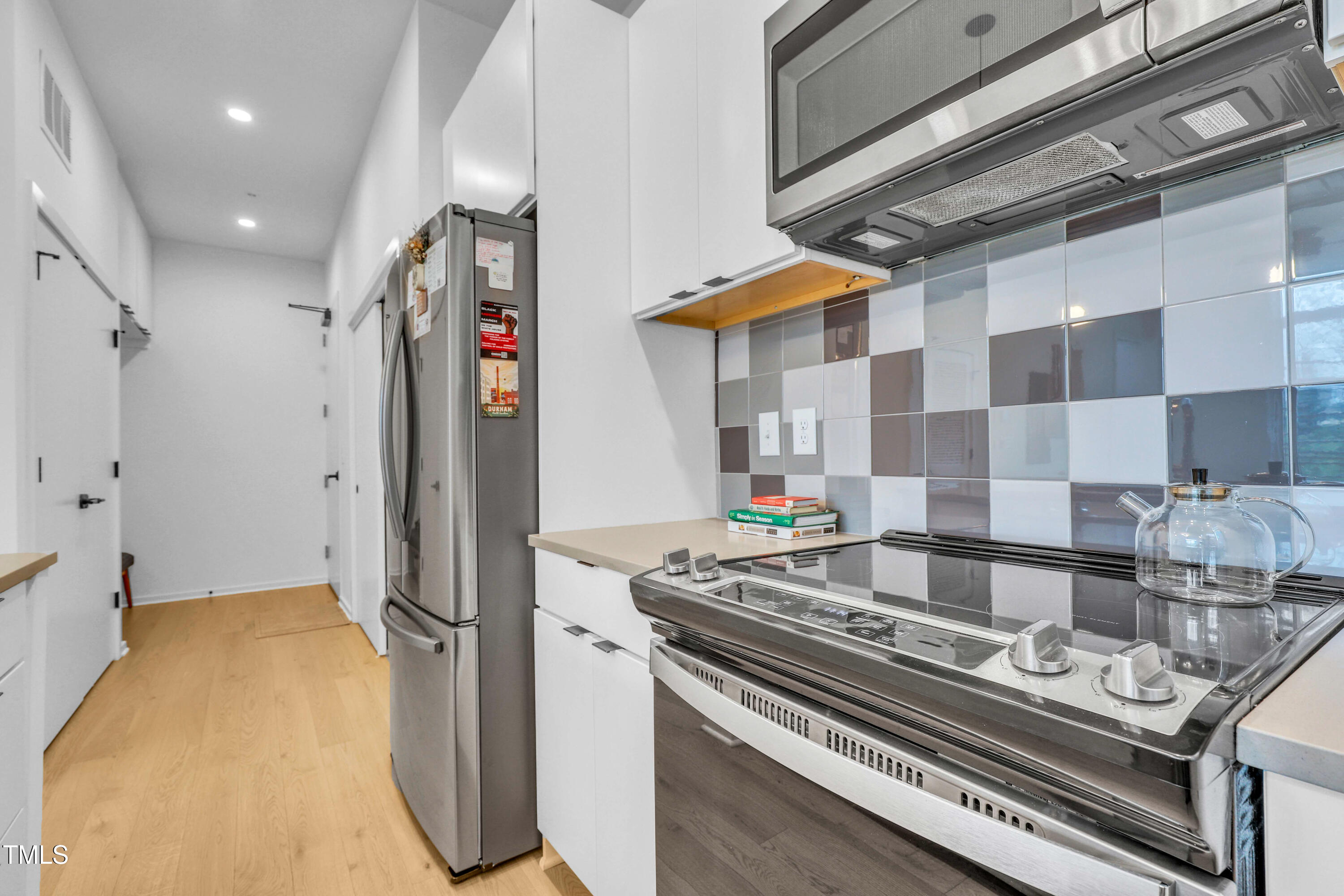521 N Mangum Street 12
