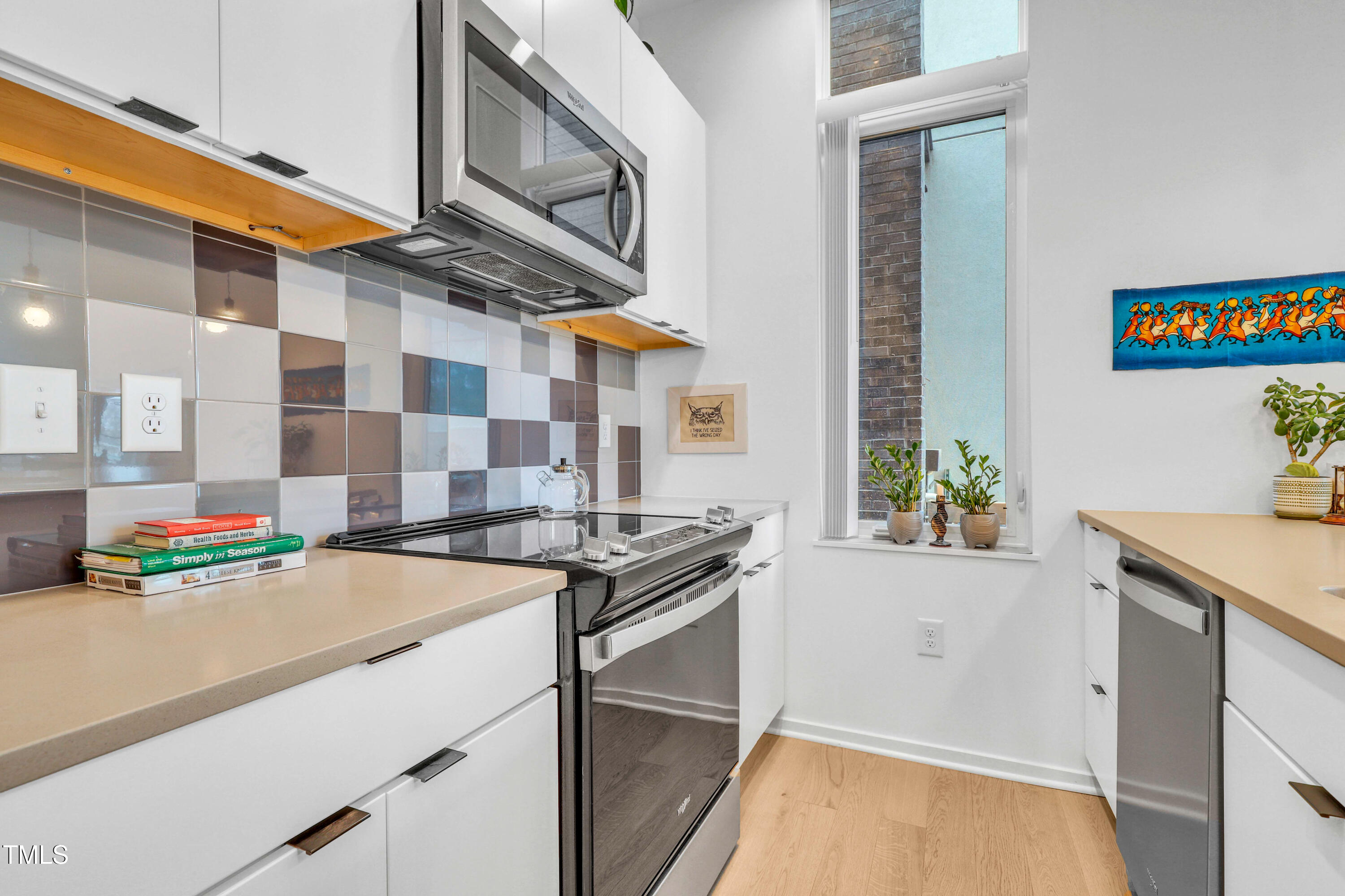 521 N Mangum Street 12