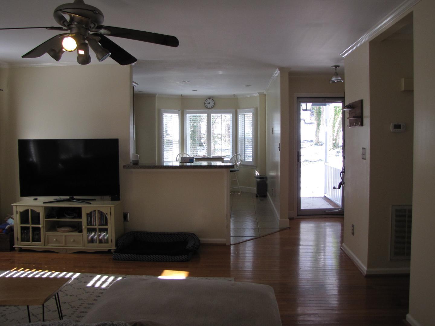 100 Pointe Place