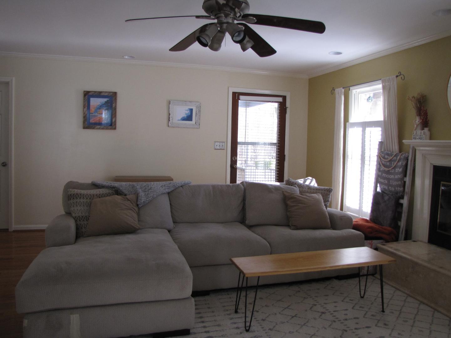 100 Pointe Place