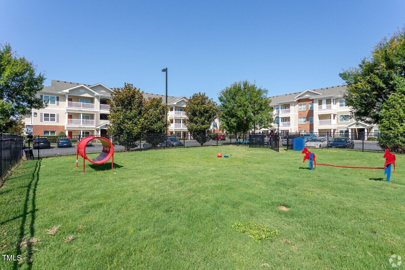 Apex, North Carolina 27502, United States, 1 Bedroom Bedrooms, ,1 BathroomBathrooms,Residential,Active,206696