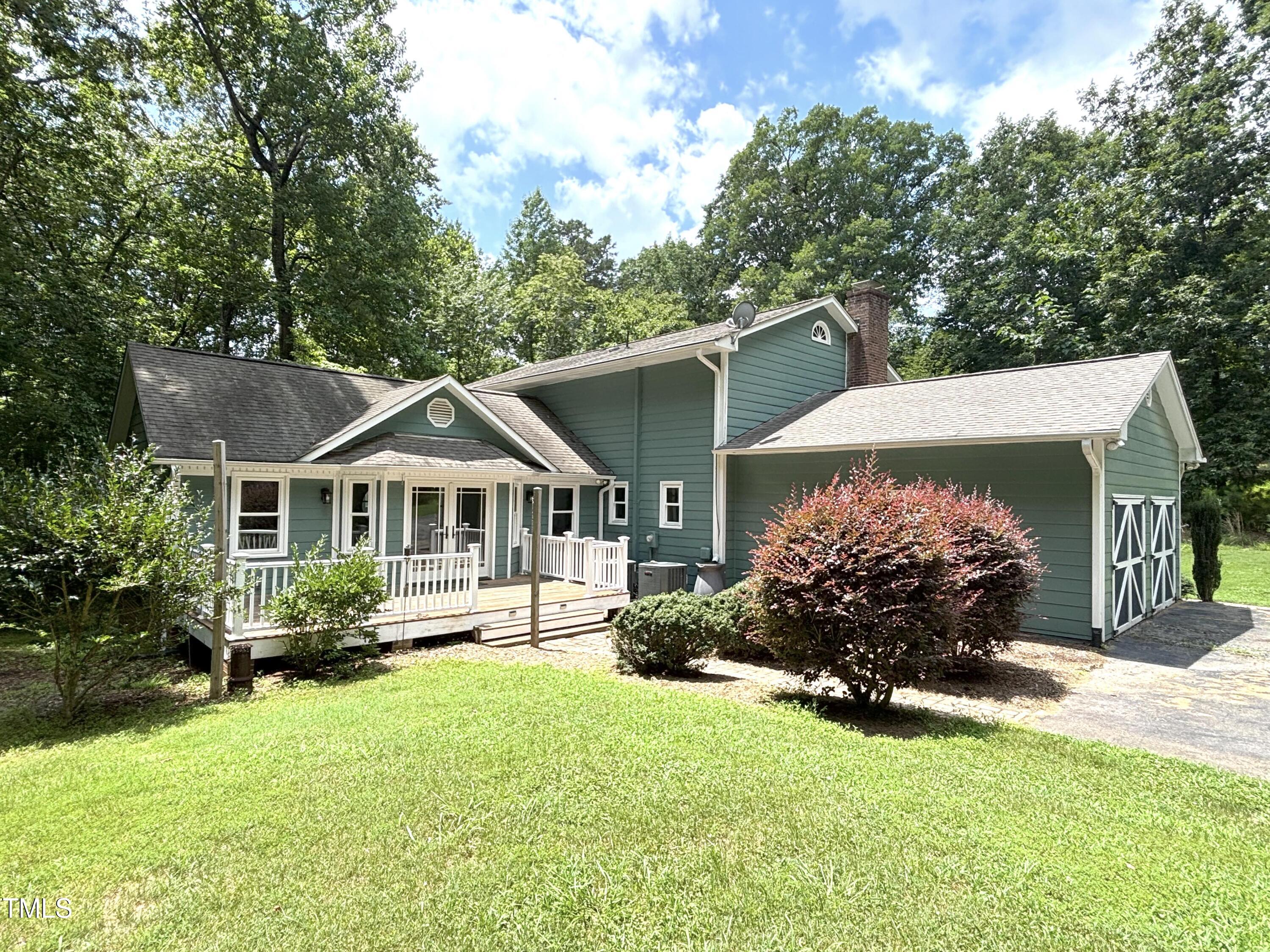 3418 Carriage Trail