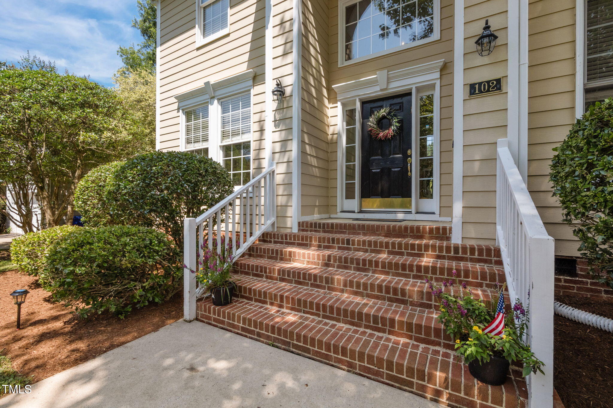 102 Shadow Ridge Place